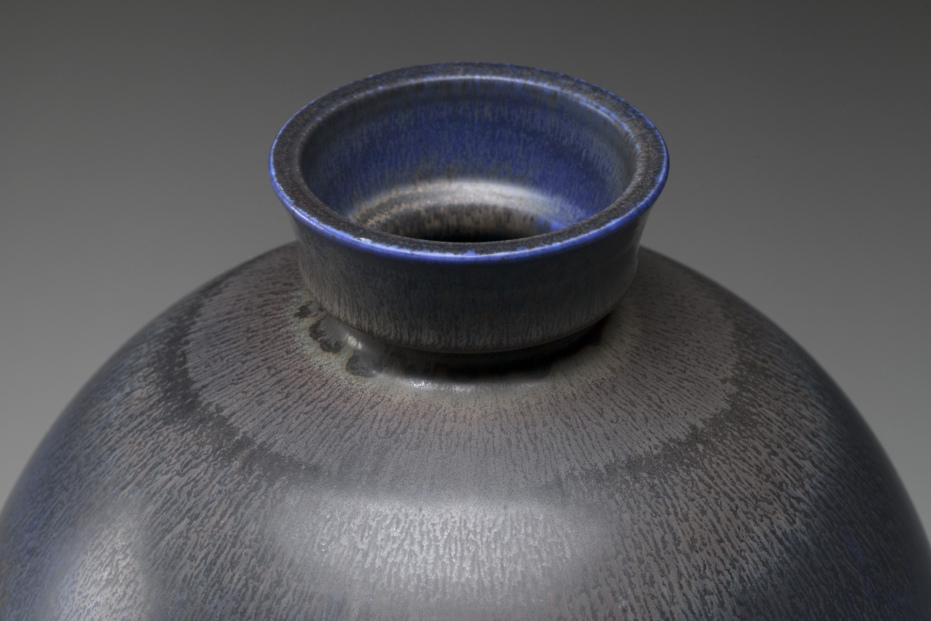 Vase image 3