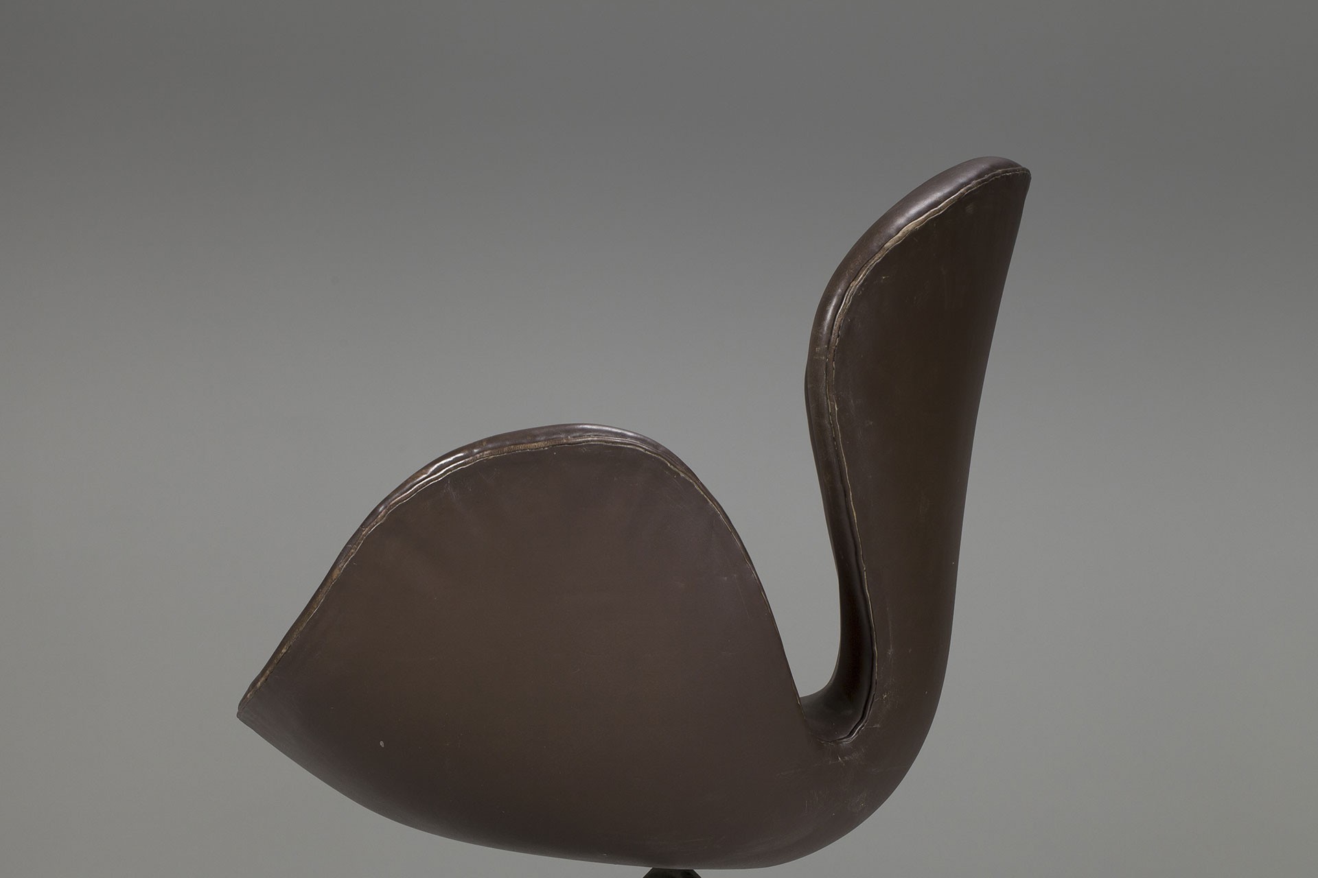Swan Chair image 5