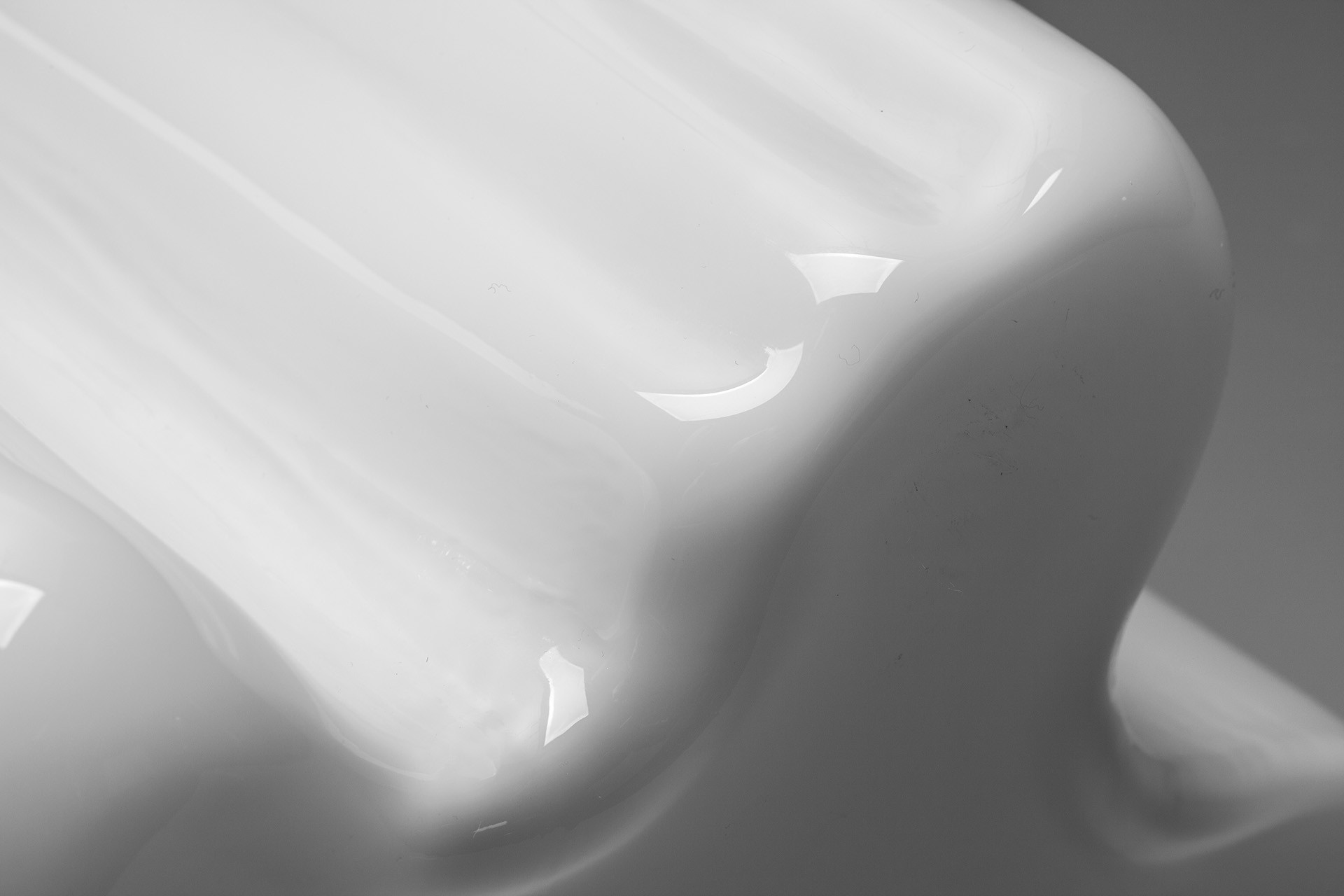 Large 'Savoy' Vase image 7