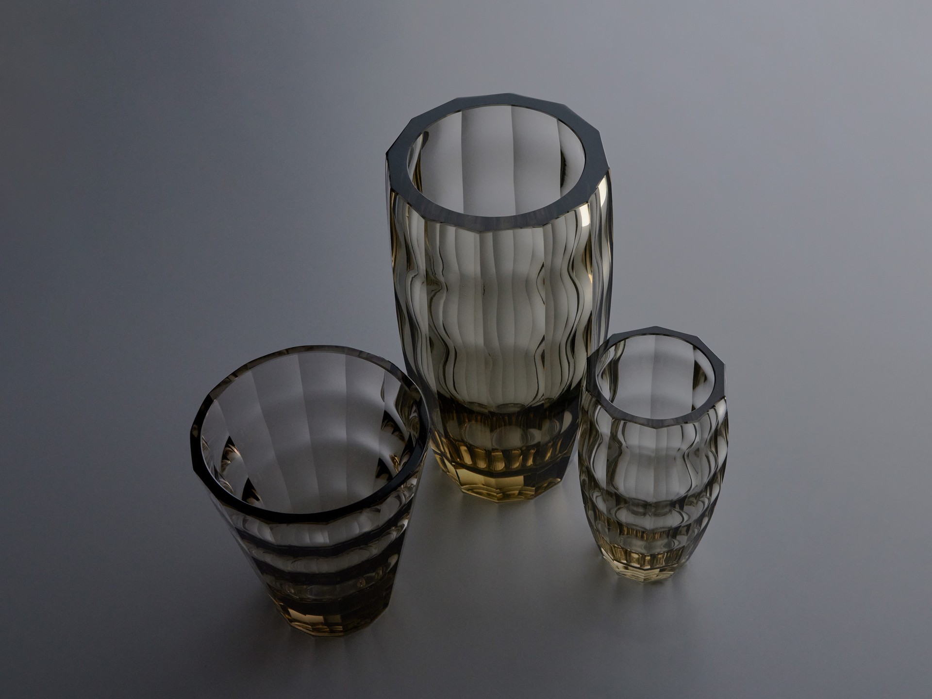 Three Vases image 4