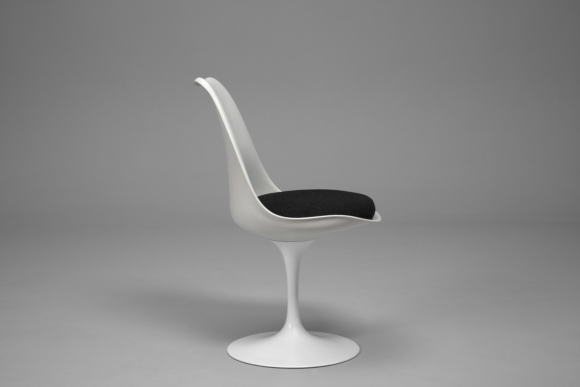 Five Tulip Chairs image 2