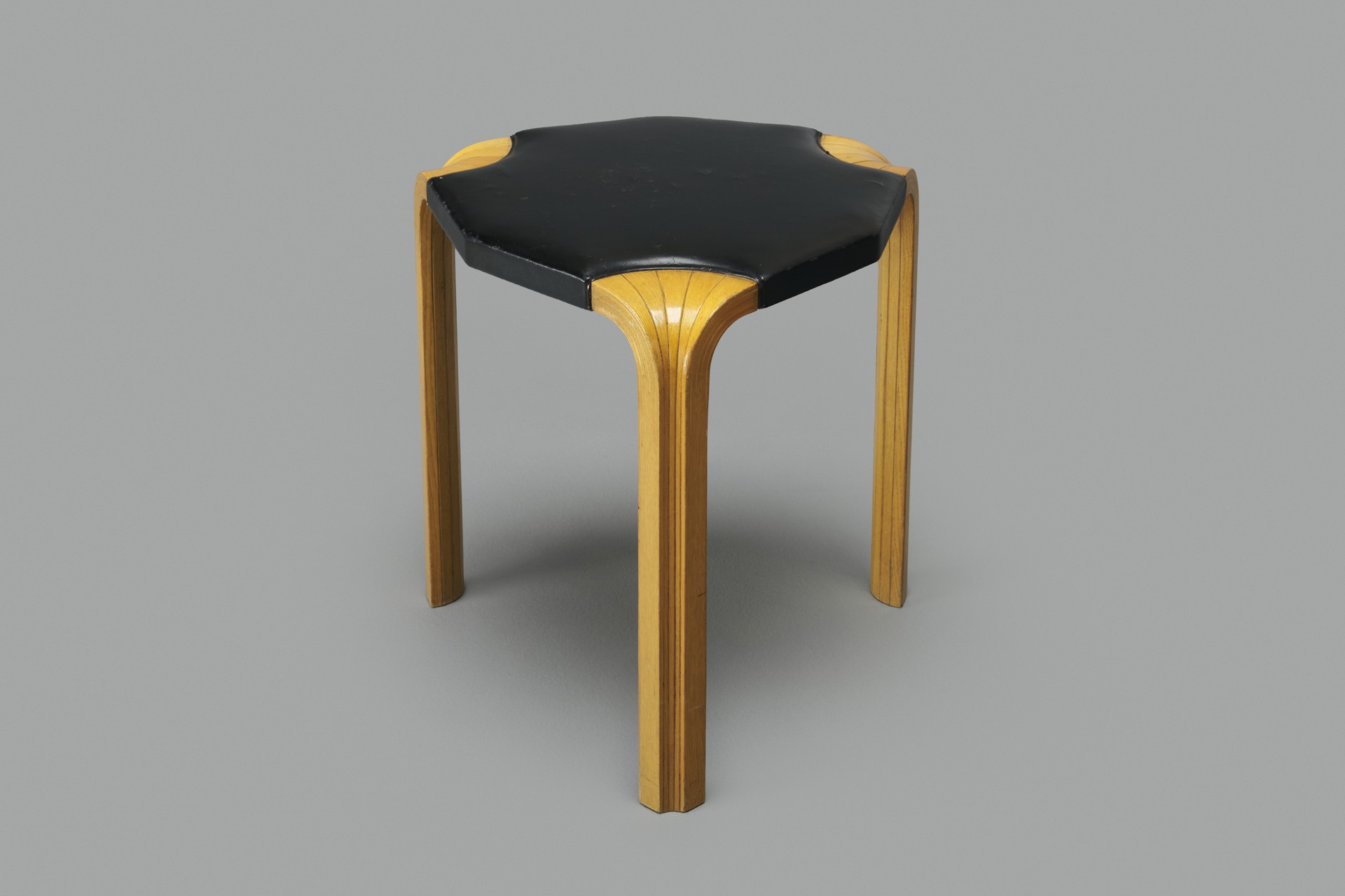 Fan Leg Stool, Model no. X602