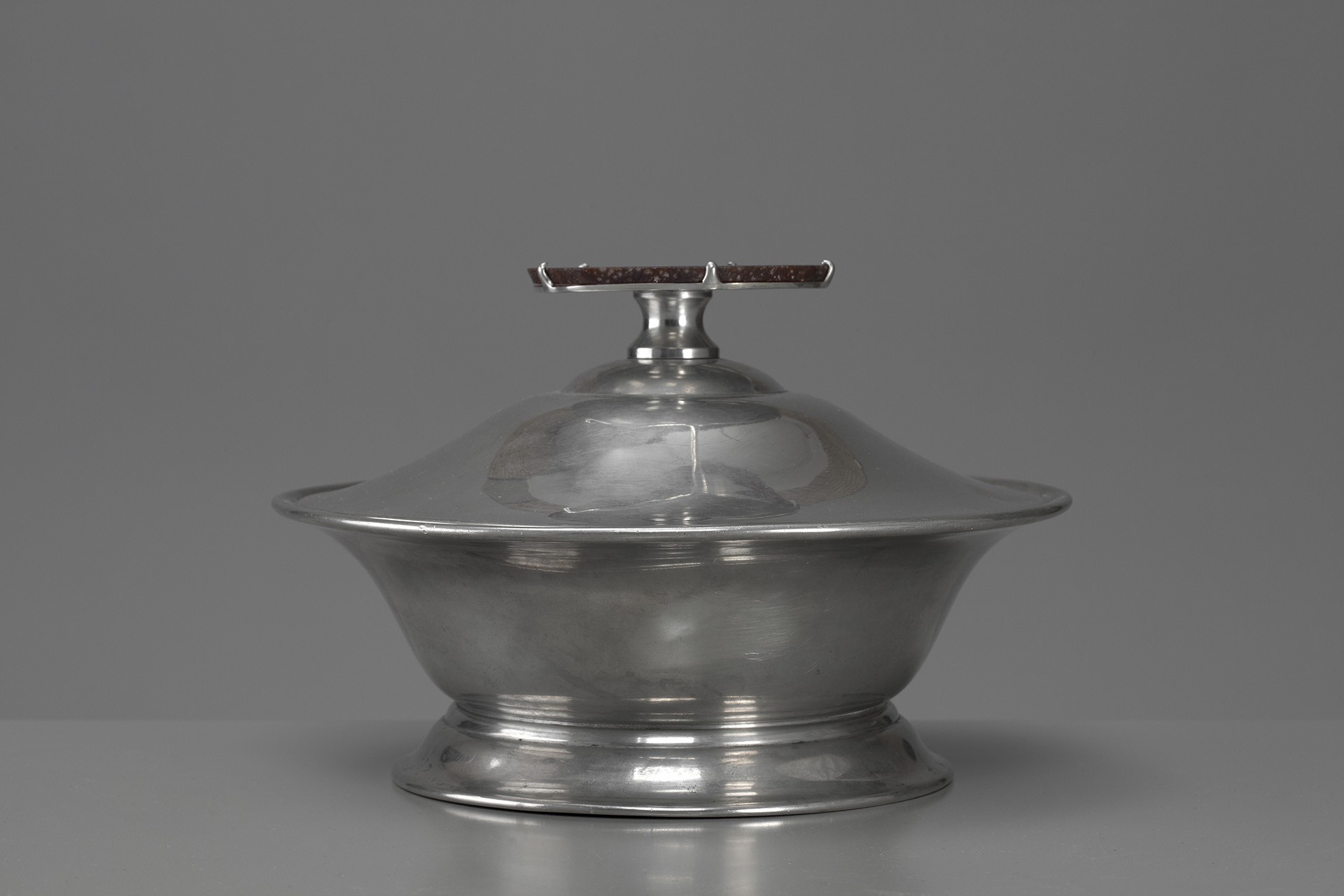 Bowl and Lid image 2
