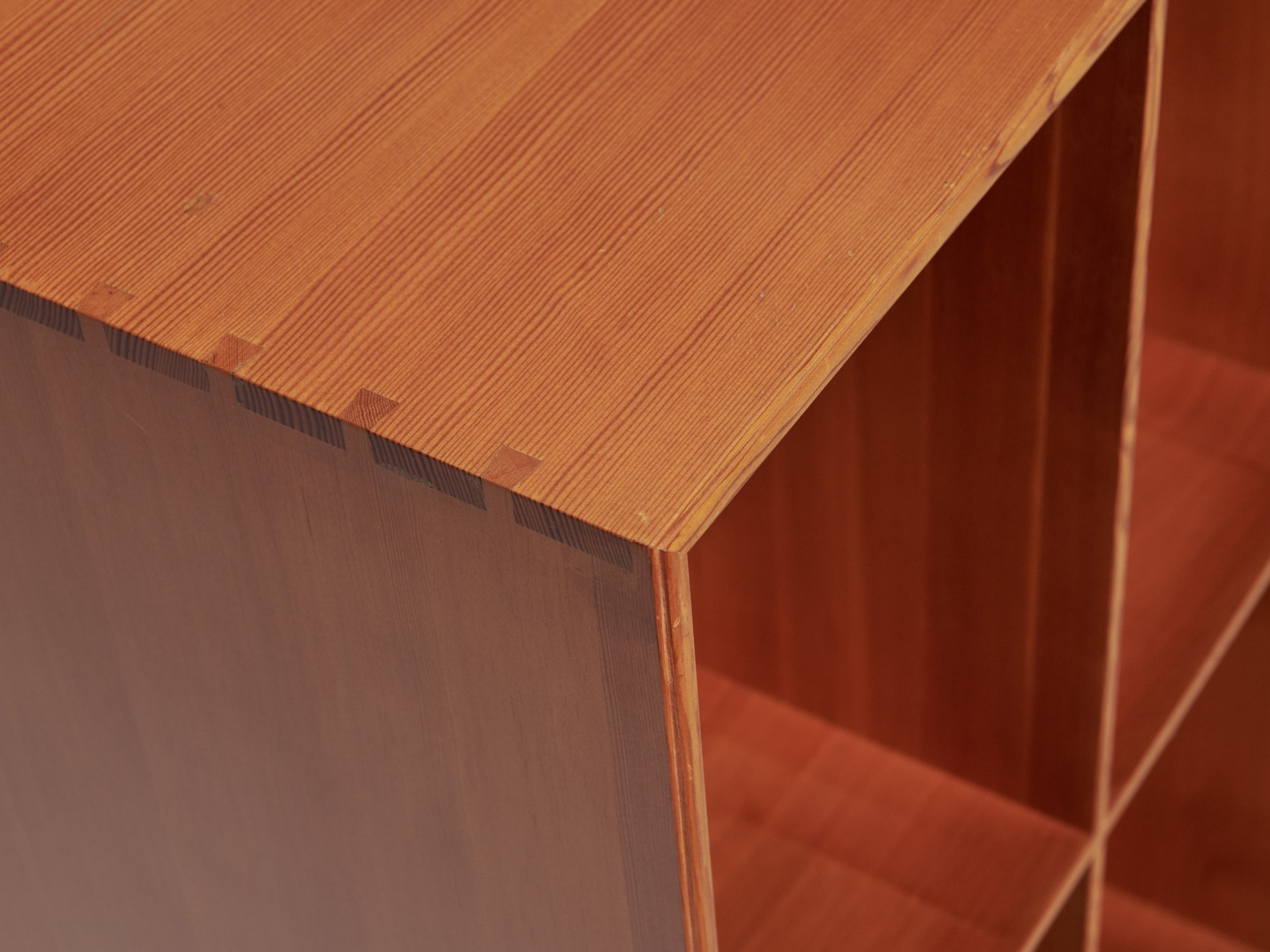 Pair of Oregon pine Bookcases image 6