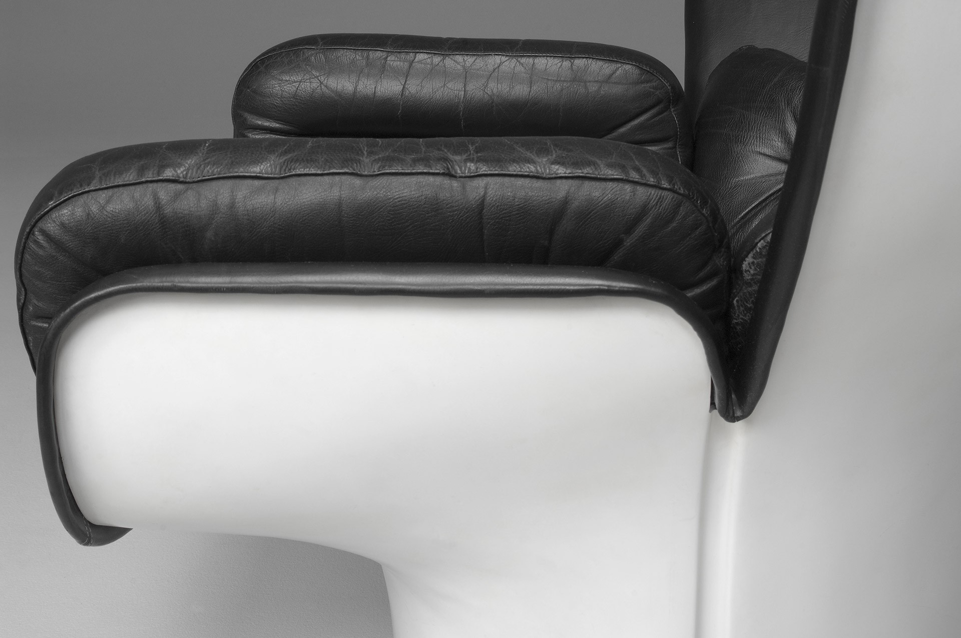 'Elda' Armchair image 4