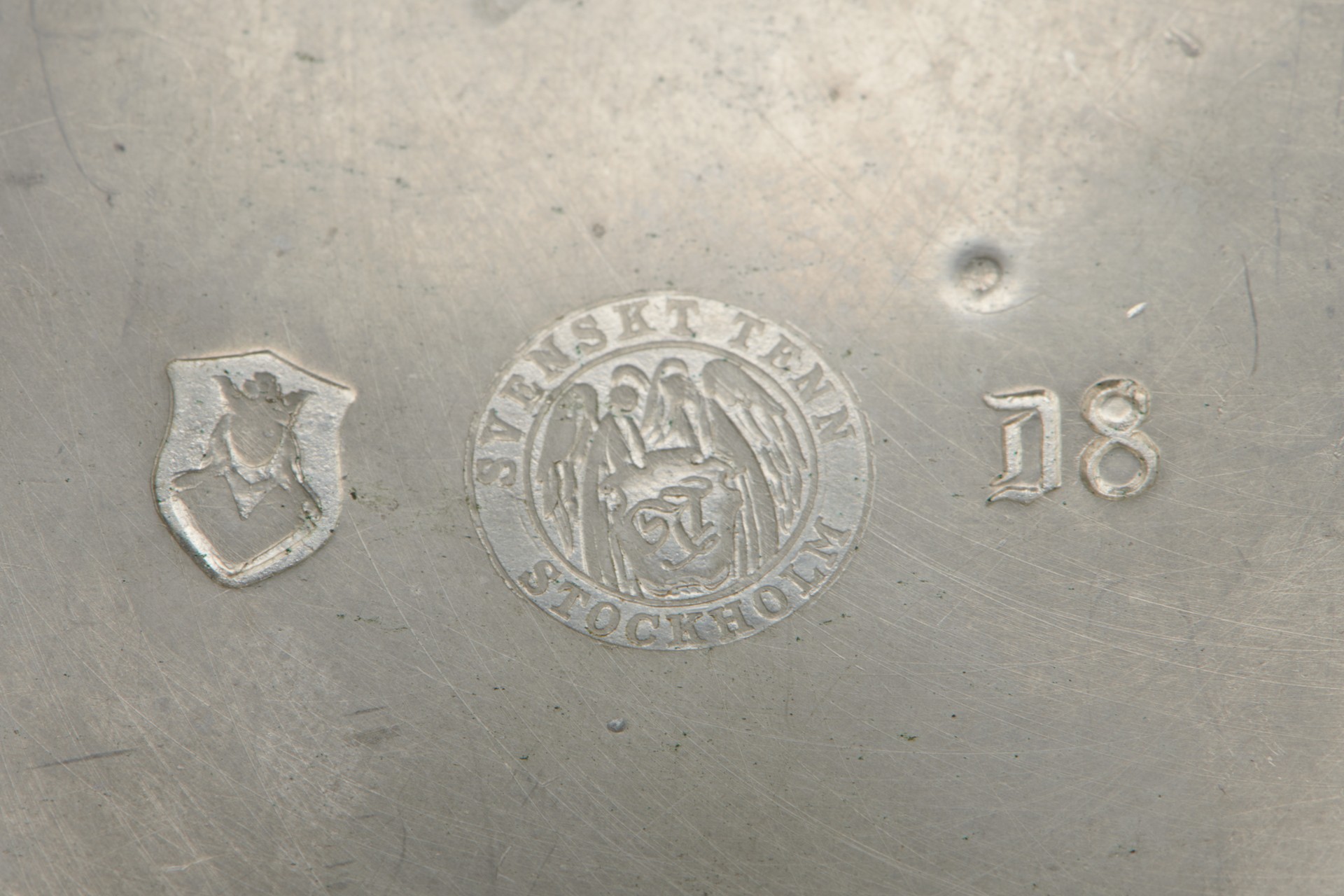 Svensk Tenn Desk Set image 3