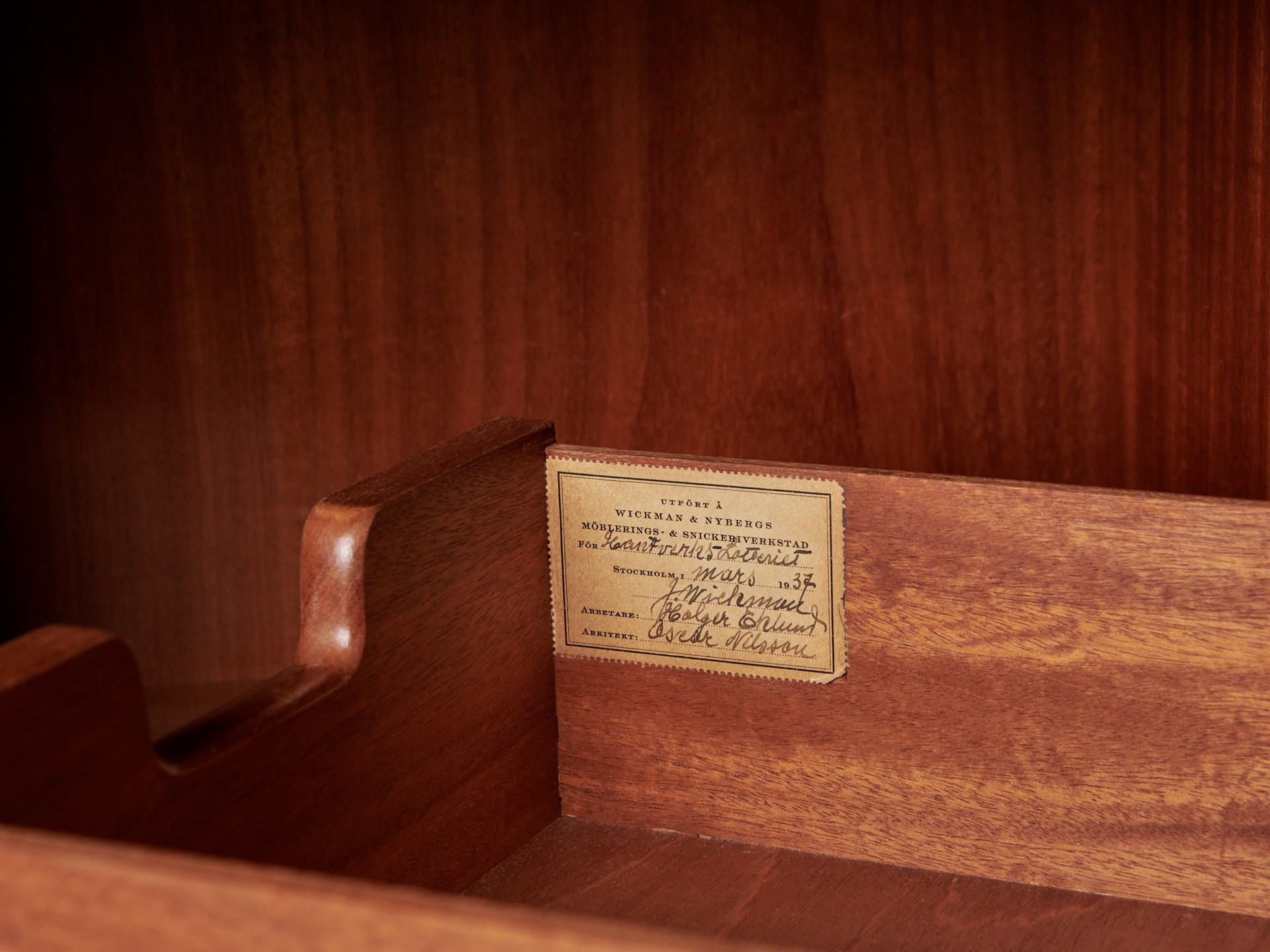 Cabinet image 9