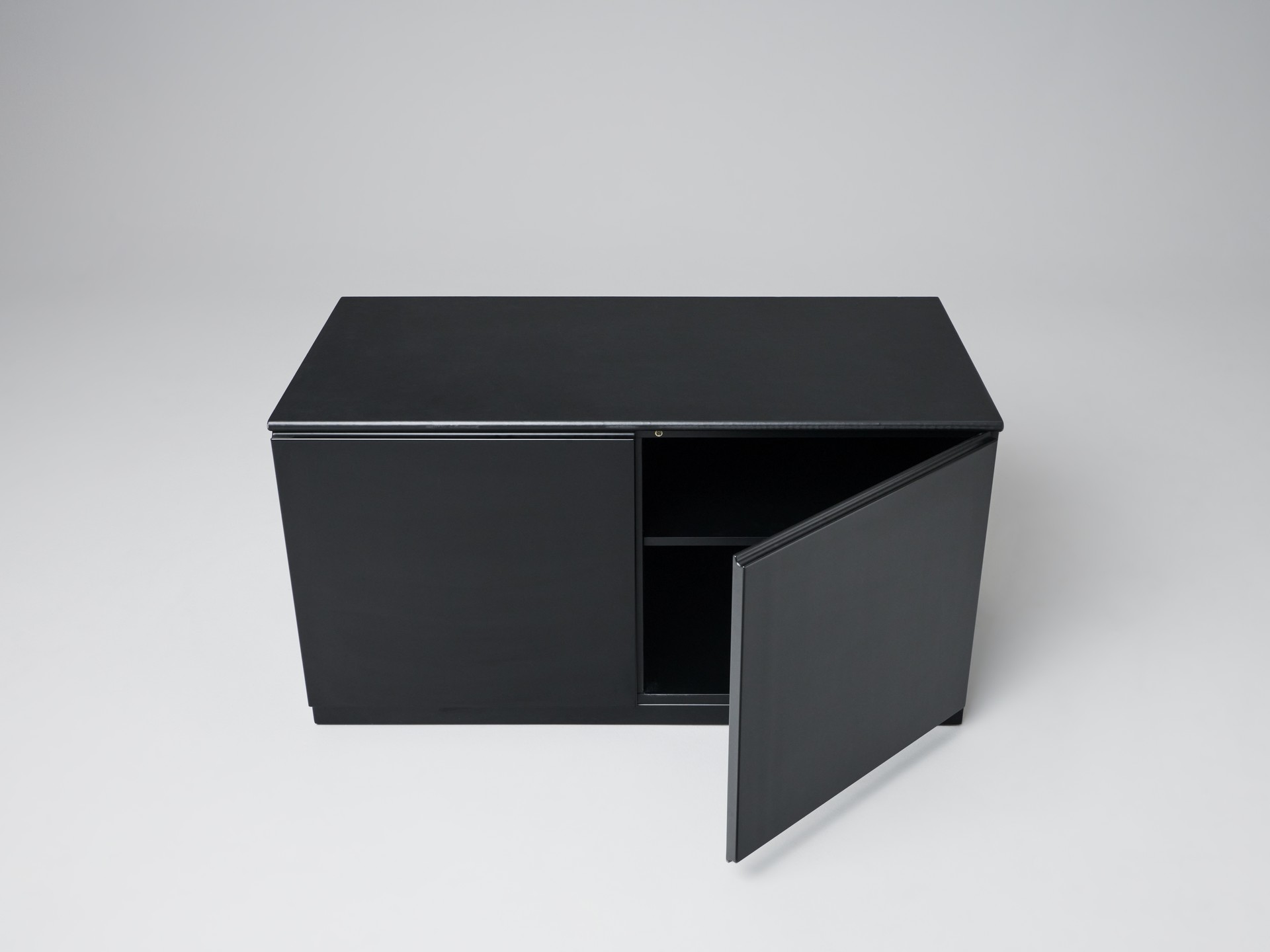 Cabinet image 3