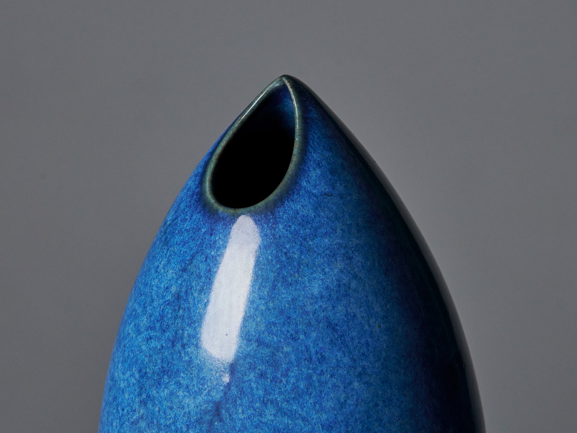 Three 'Gnurgla' Vases image 11
