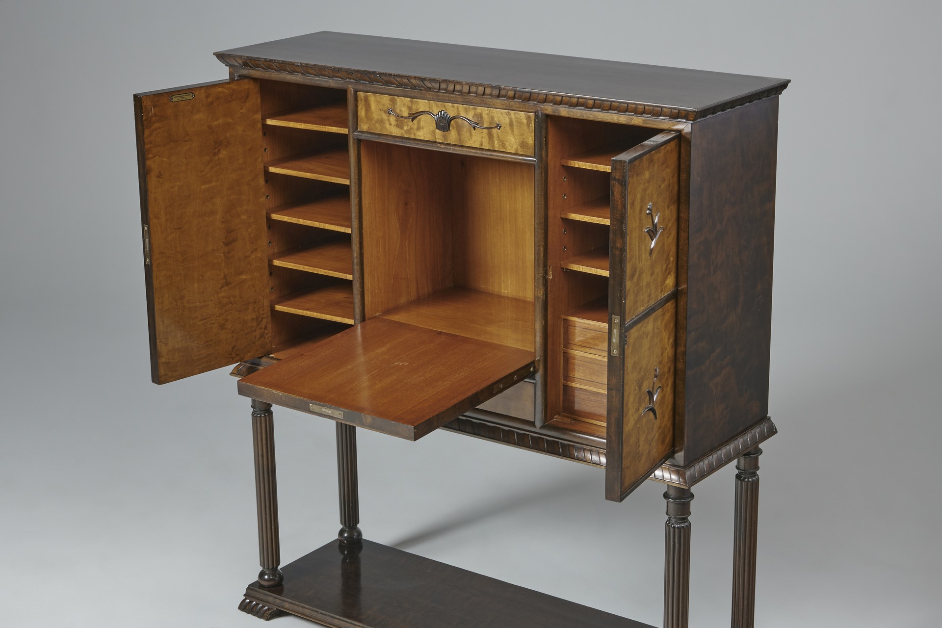 Cabinet image 3