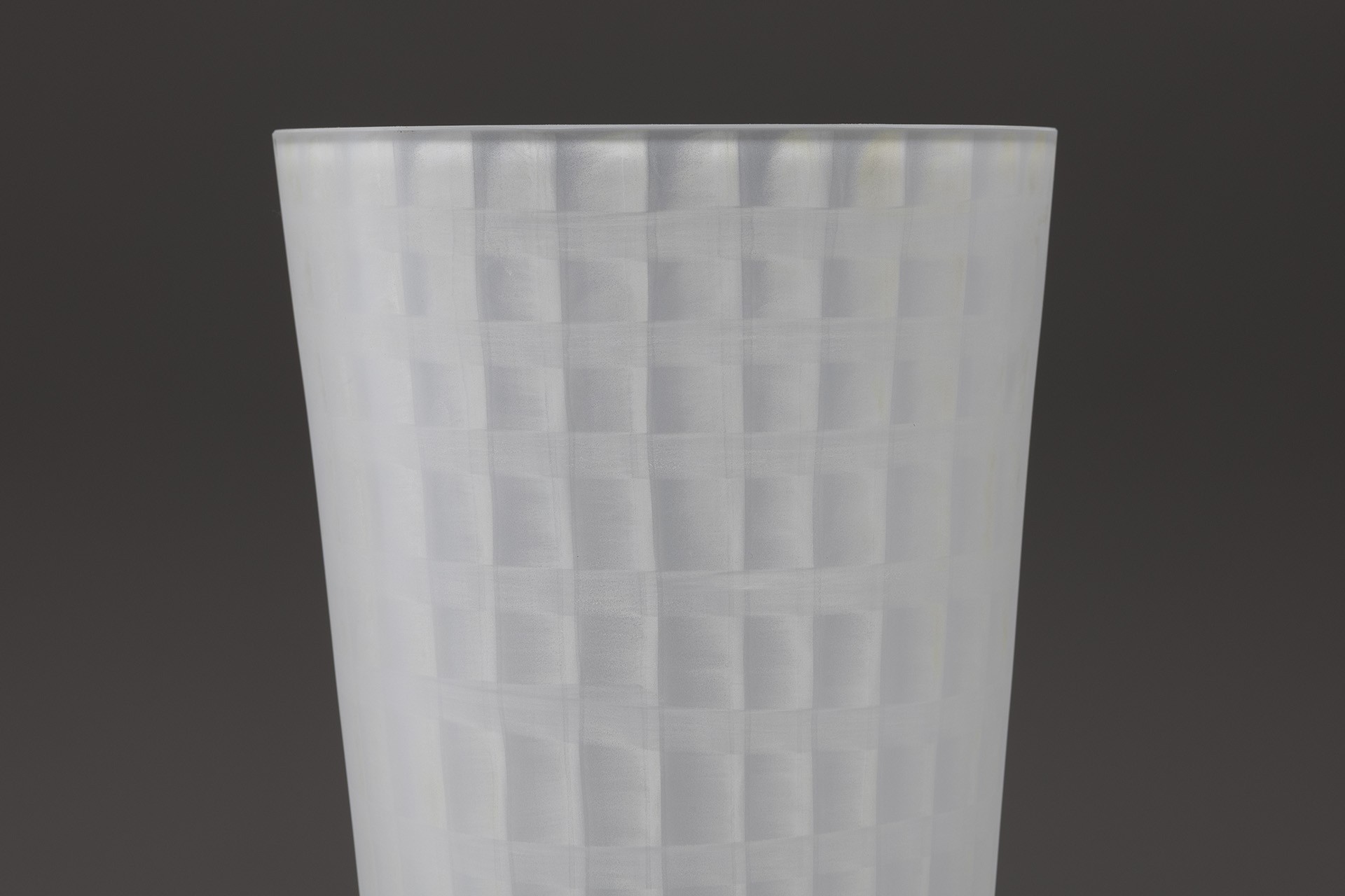 Two Vases image 5