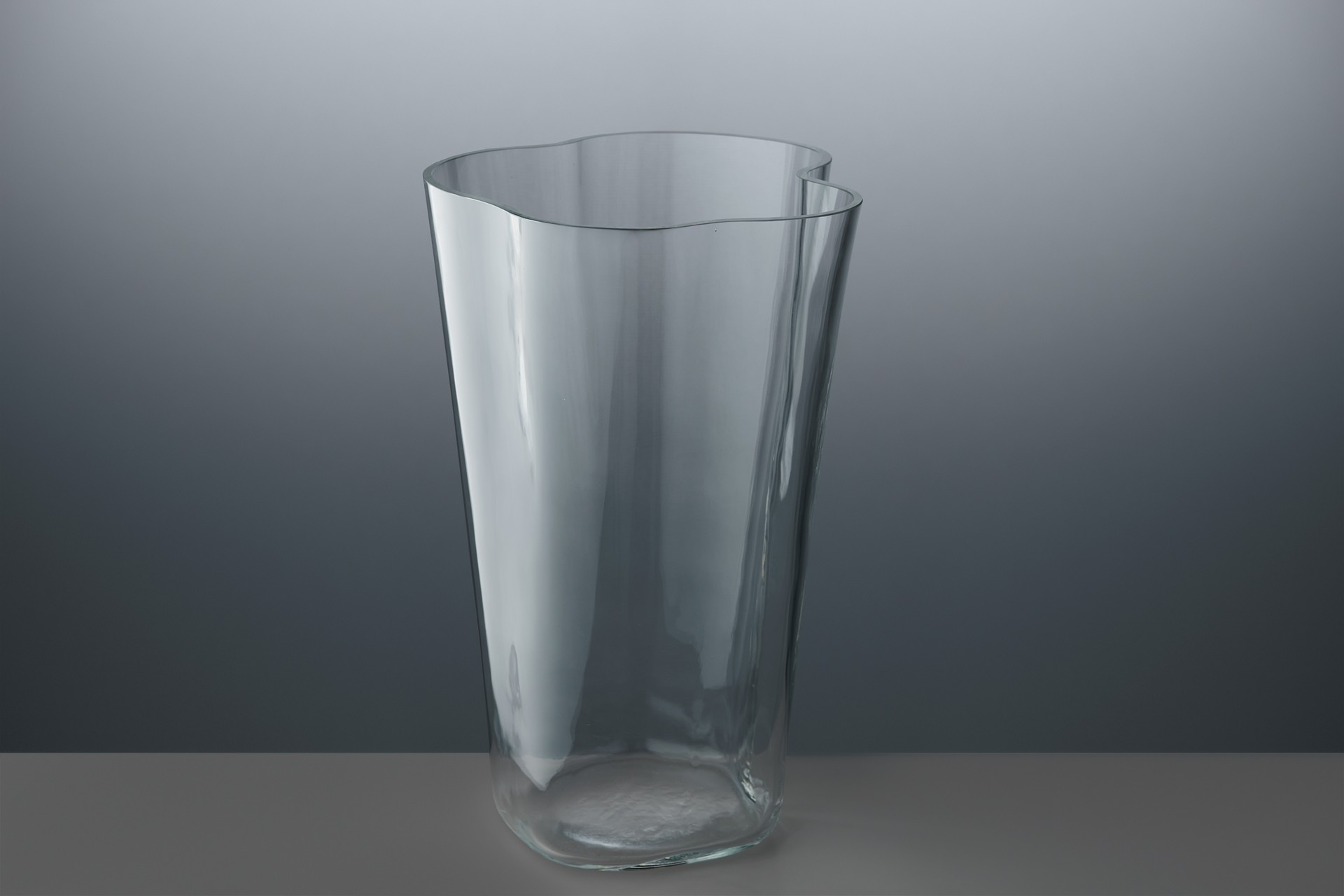 Vase, Model no. 3032 image 2