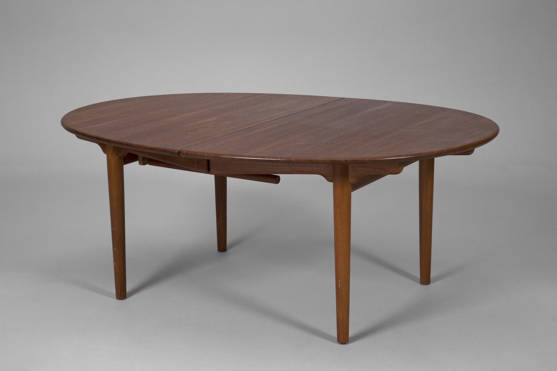 Oval Dining Table JH 567 image 4