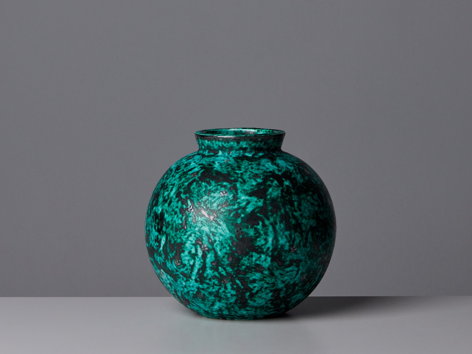 'Argenta' Vase image 2