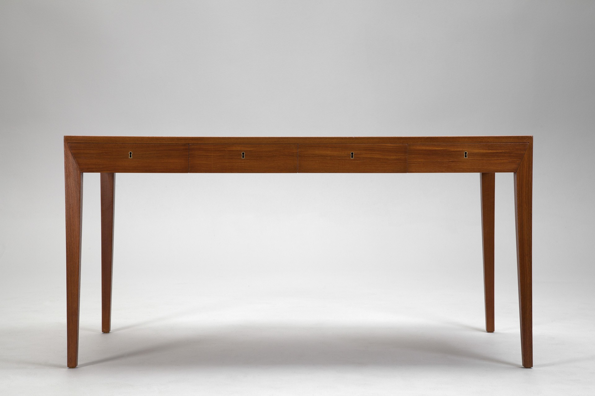 Haslev Desk image 2