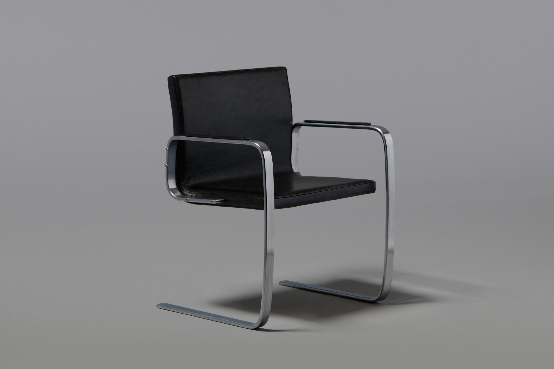Pair of Cantilever Armchairs, Model no. PK 13 image 2