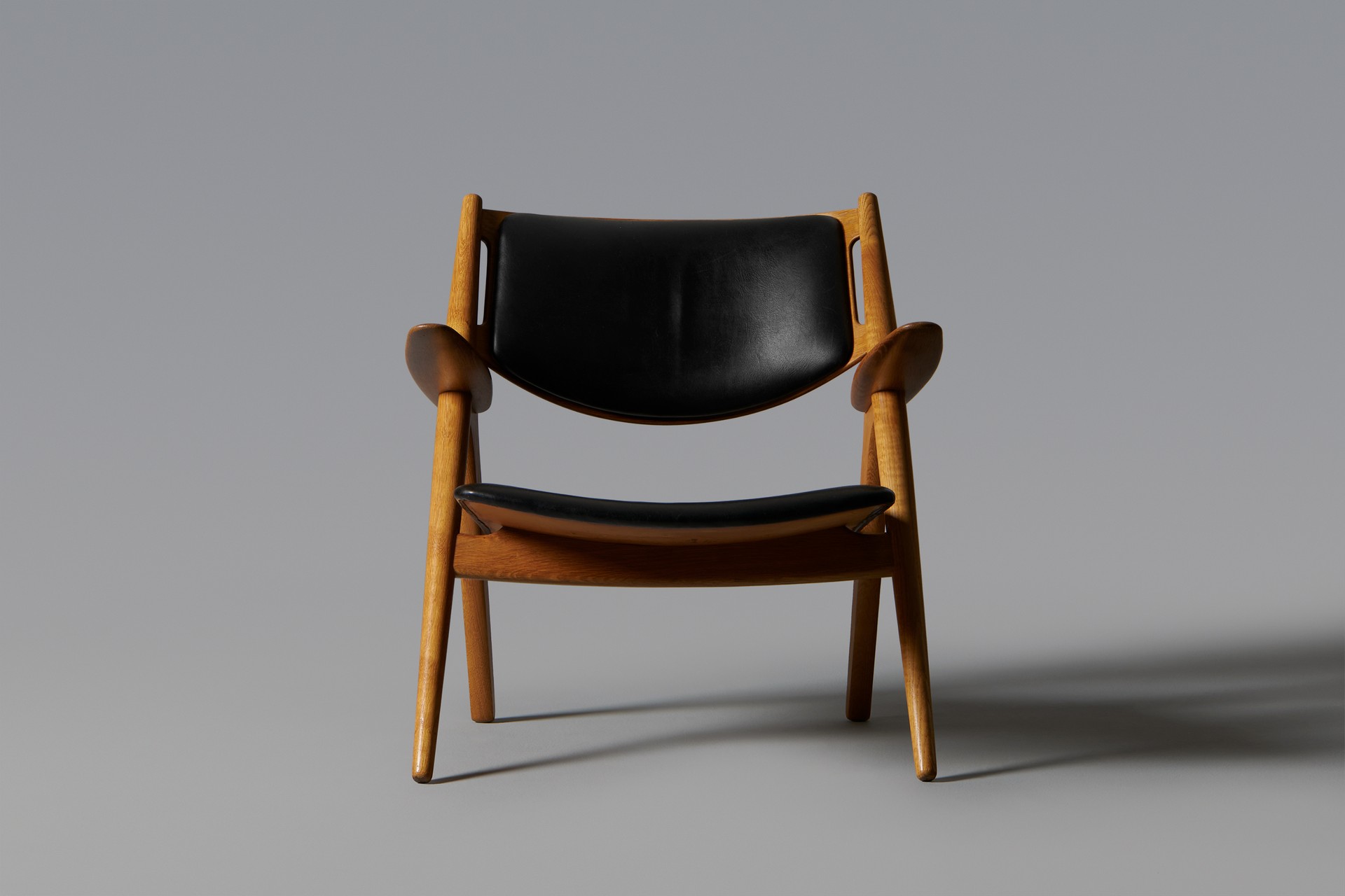 Pair of 'Sawbuck' Armchairs, Model no. CH28 image 3