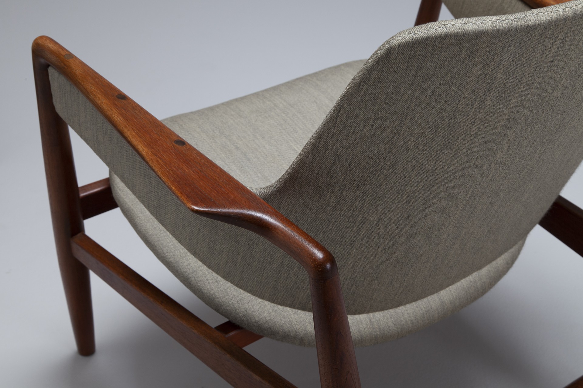 A Pair of Easy Chairs image 4