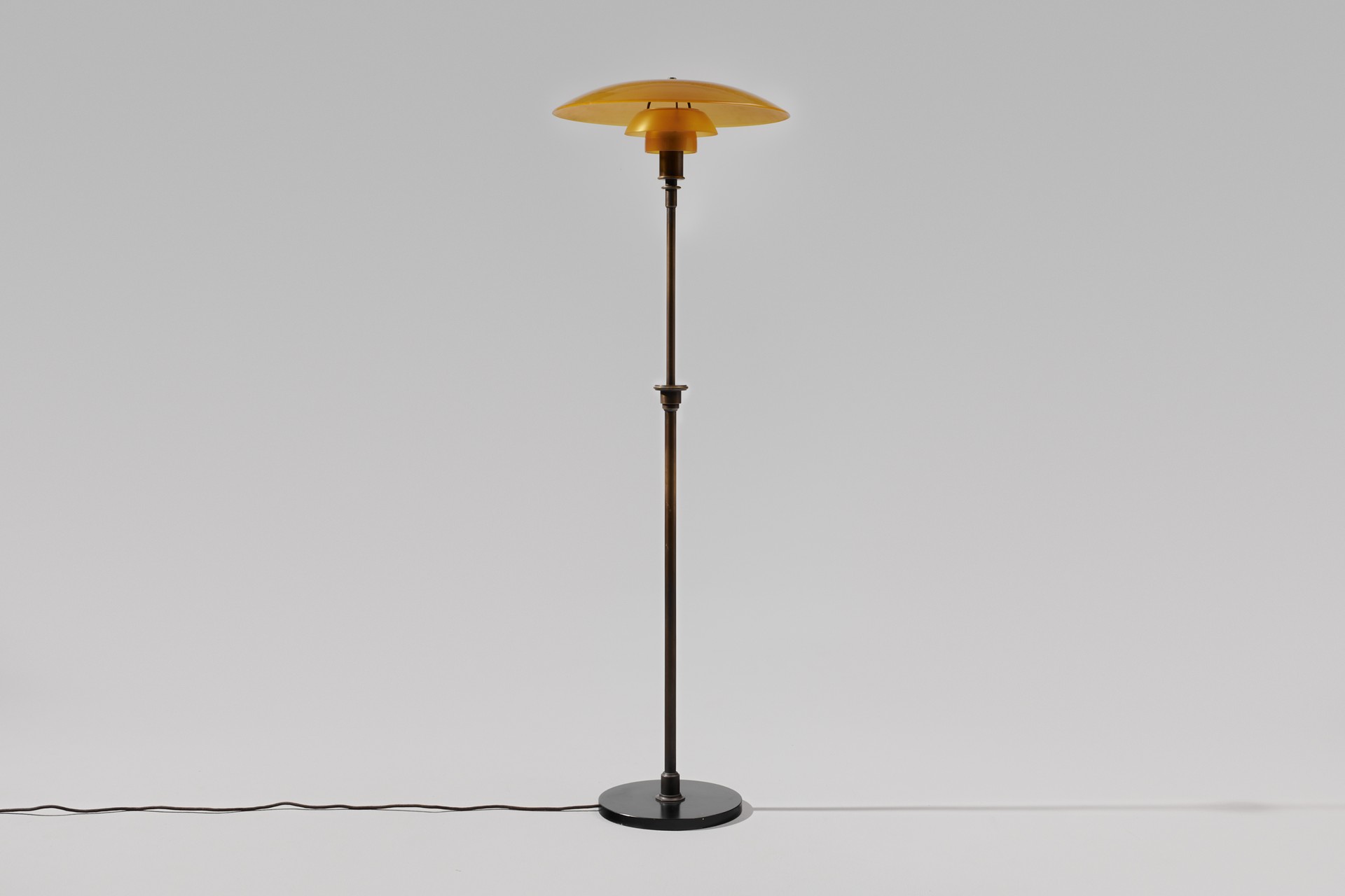 Floor lamp image 2
