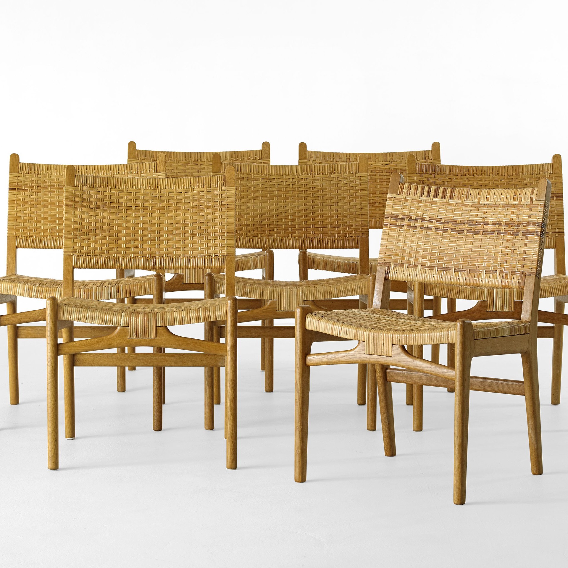 Set of Eight CH-31 Chairs