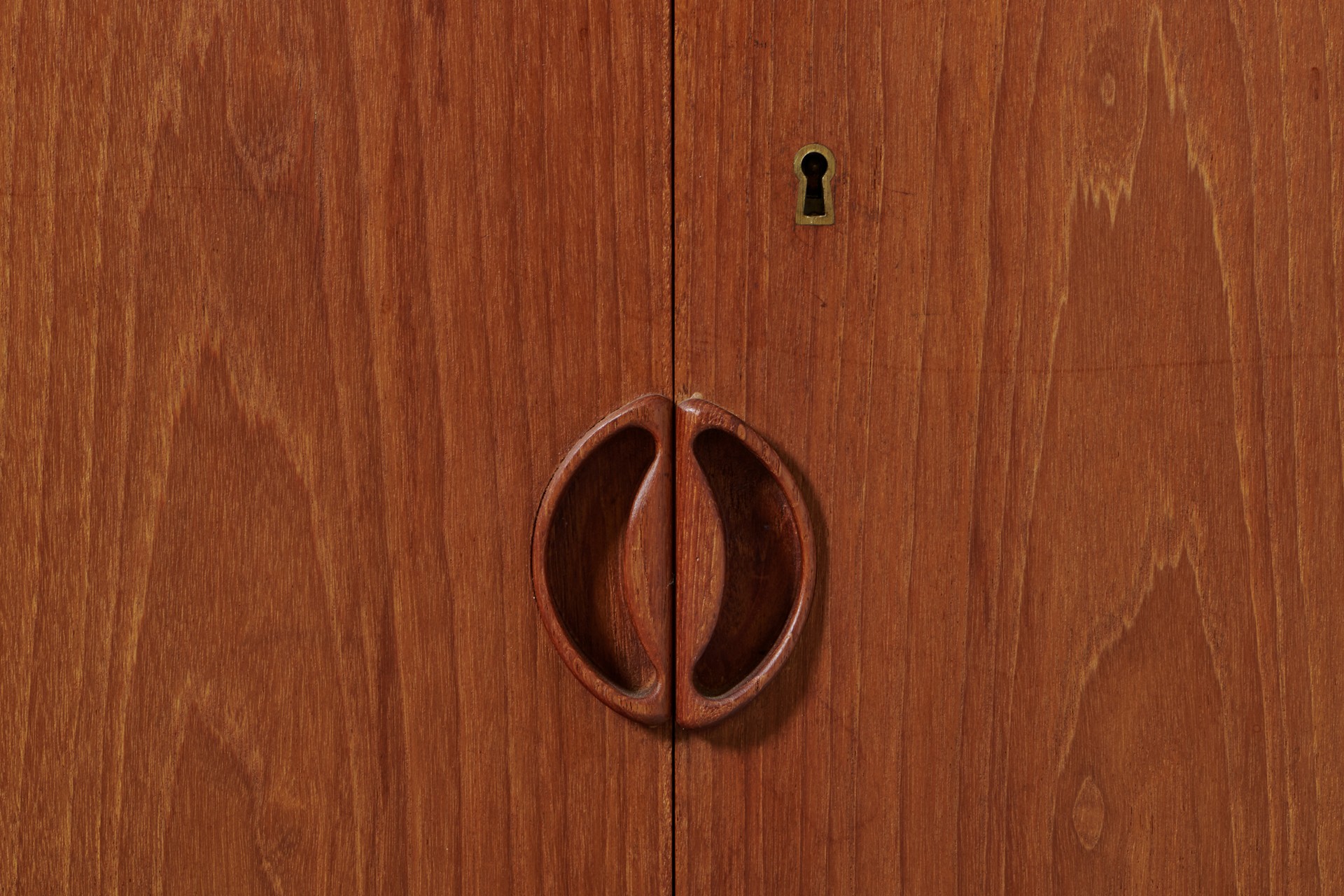 Shallow Cabinet image 6