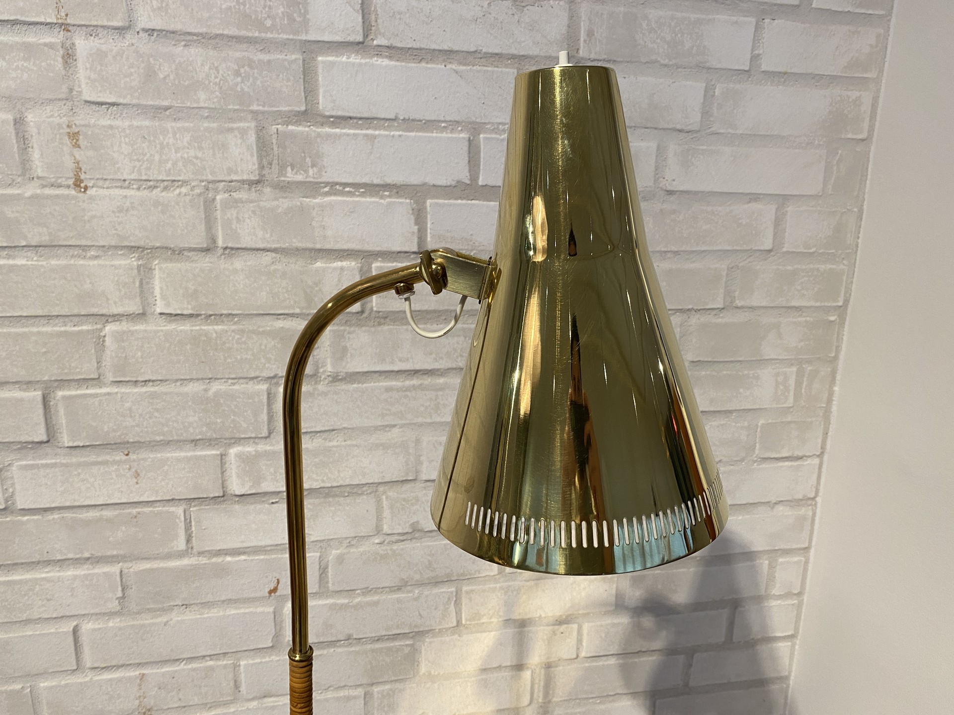 Floor Lamp, Model no. 9628 image 3