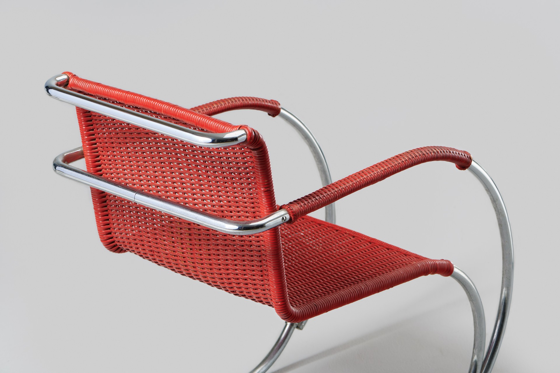 'MR 20' Armchair image 5