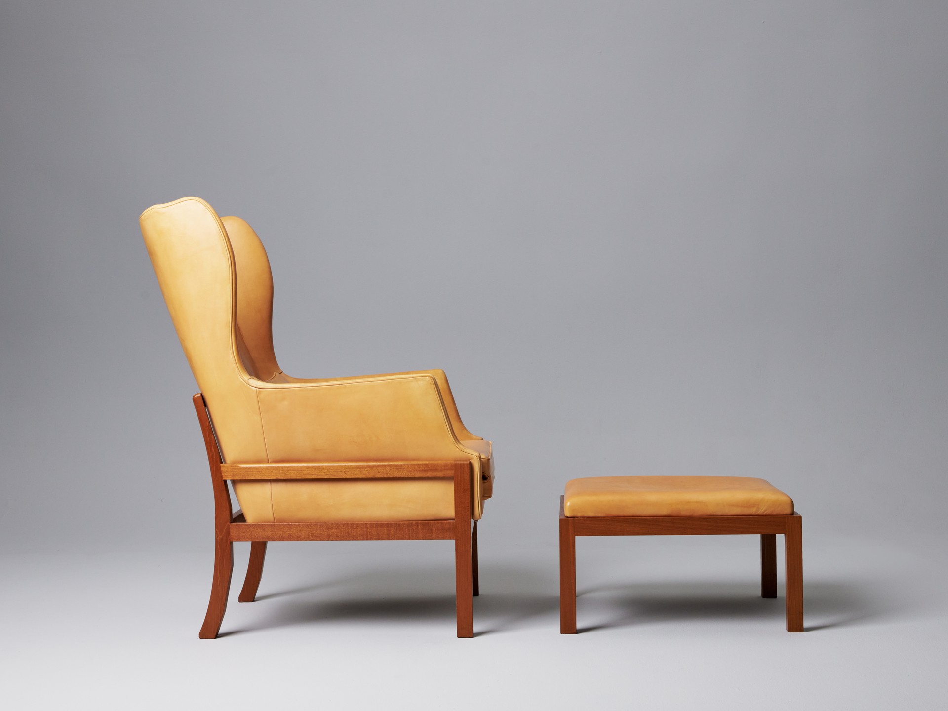 Armchair with Ottoman image 2