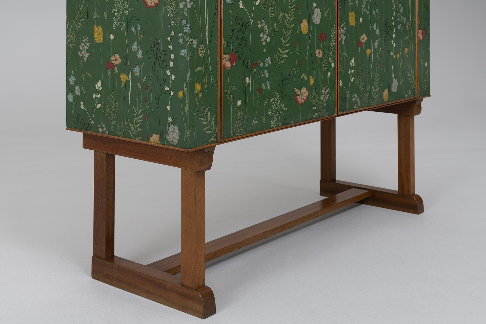 Cabinet, Model no. 852 image 6