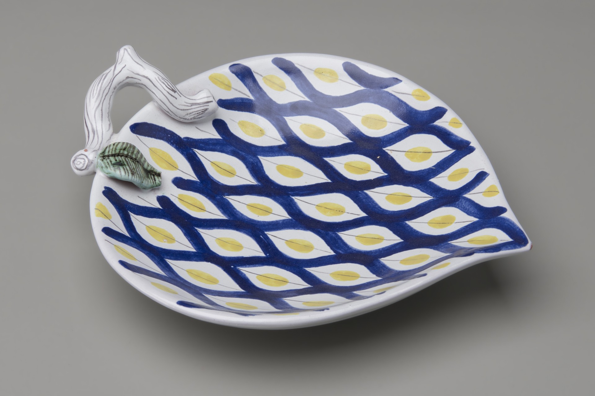 Three 'Leaf' Bowls image 5