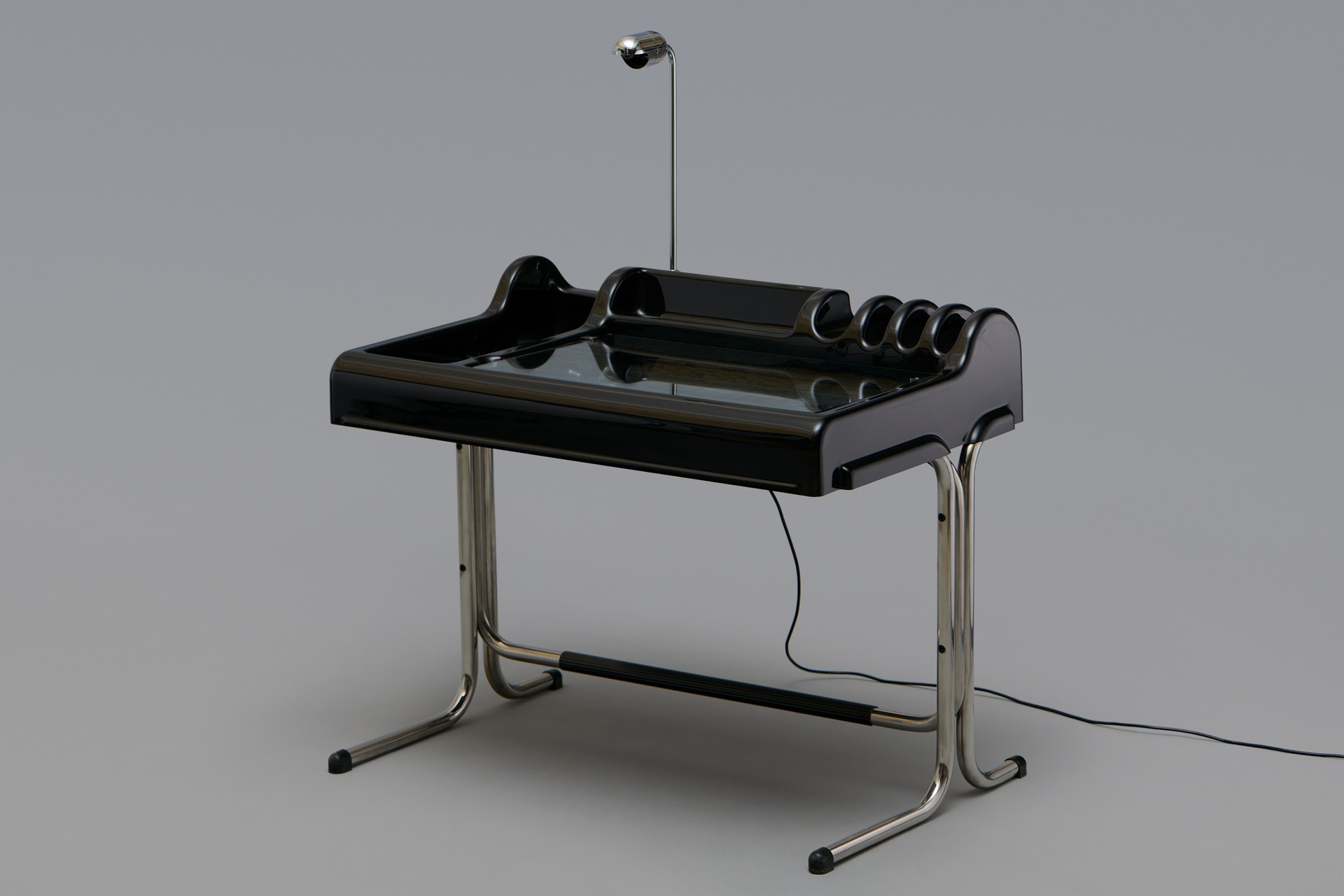 Pair of "Orix" Desks image 2