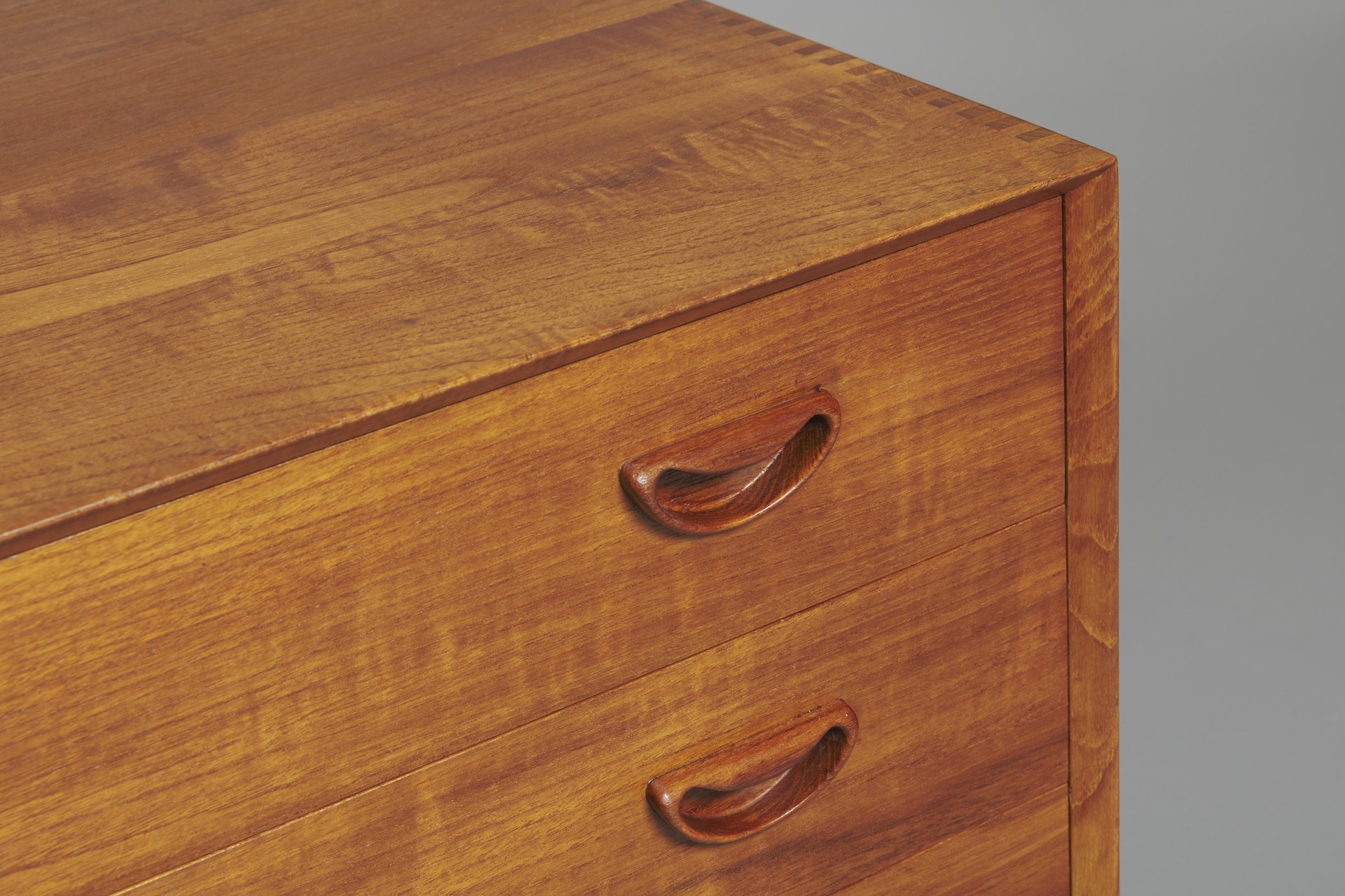 Chest of drawers image 4