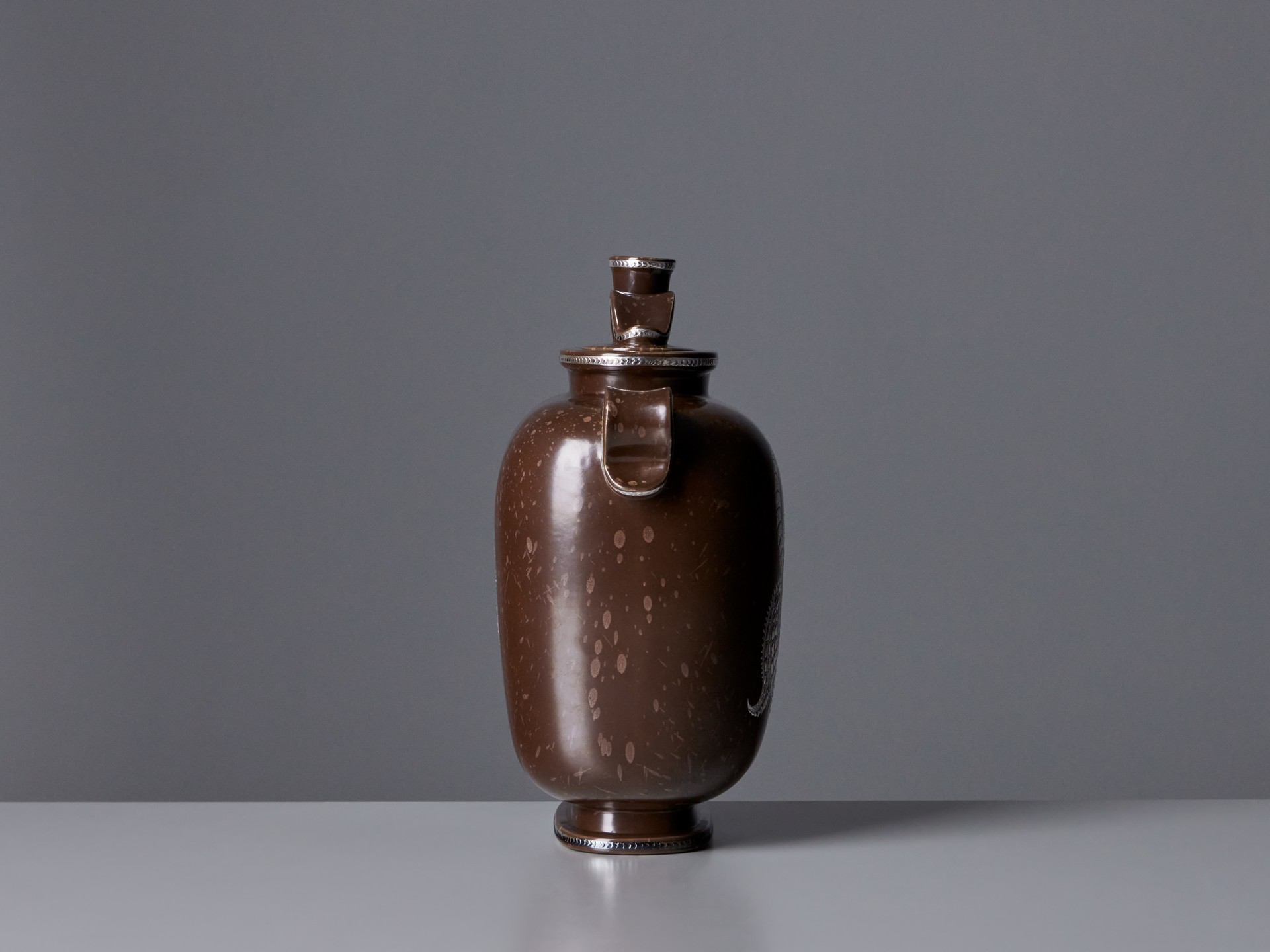 'Argenta' Urn with Cover image 4