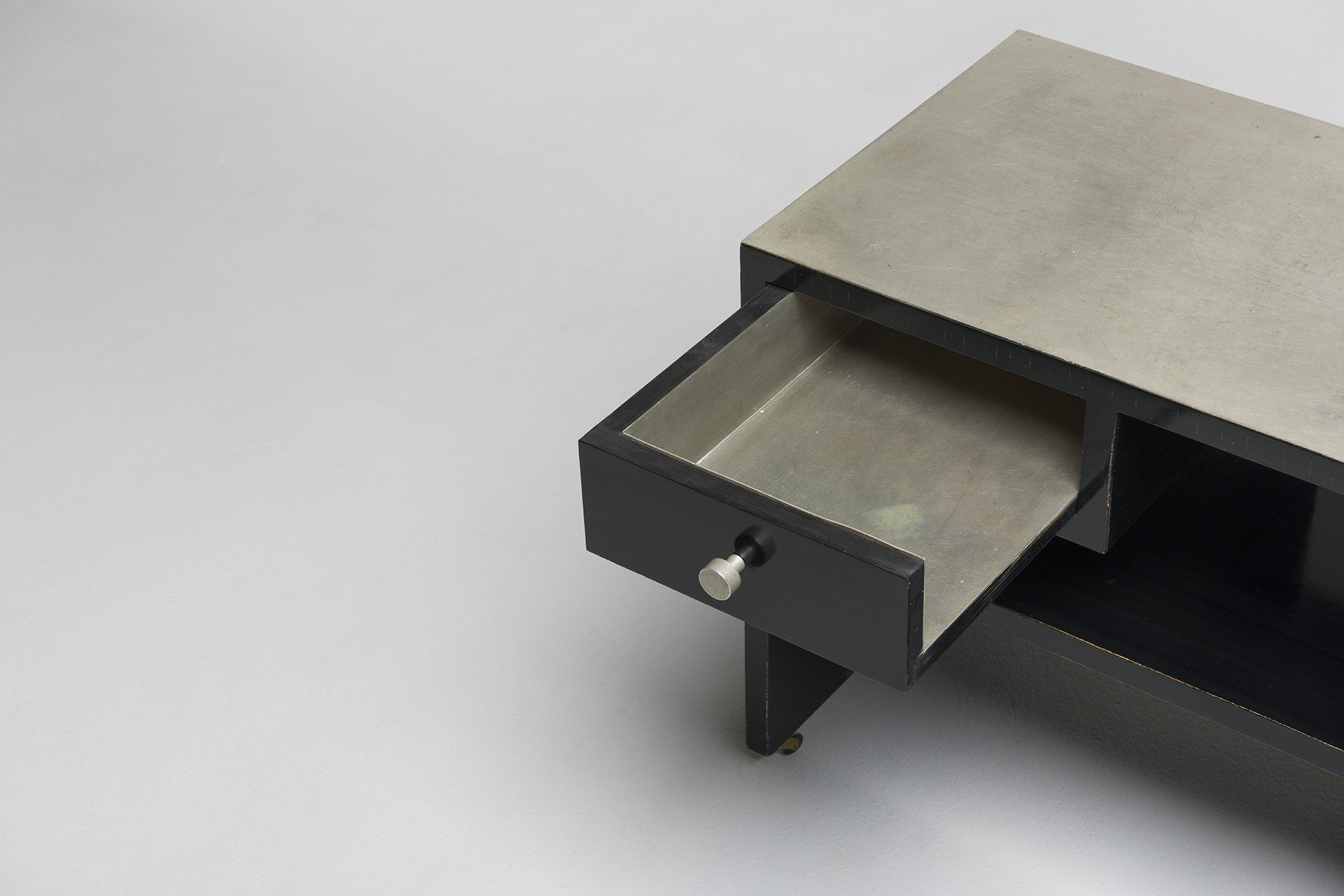 Rare Side Table, Model no. 128 image 5