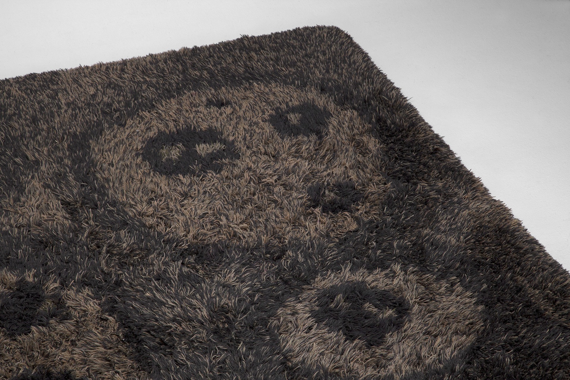 The "Bear Paw" Carpet image 5