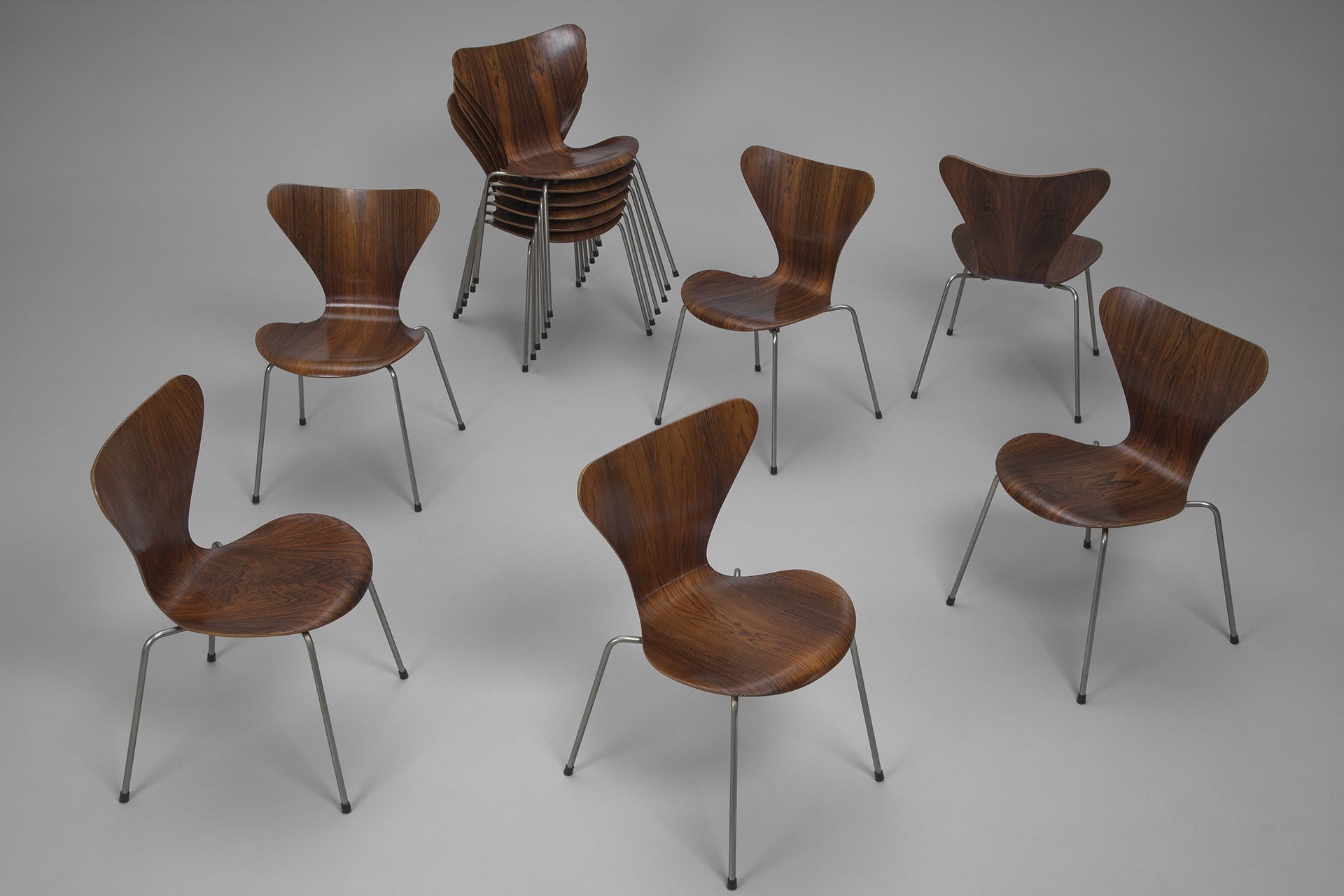 Twelve "7" Chairs image 3
