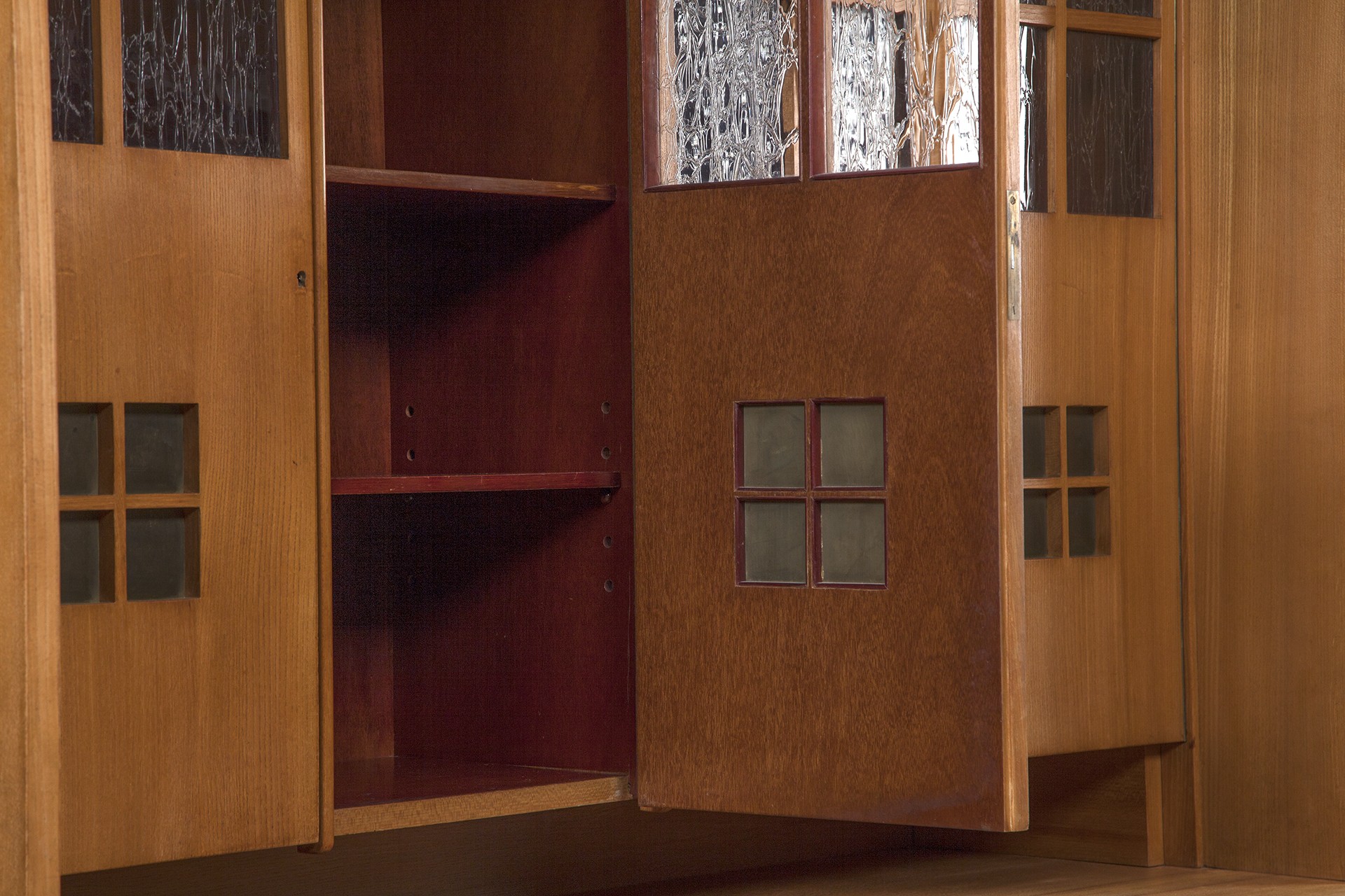 Cabinet image 12