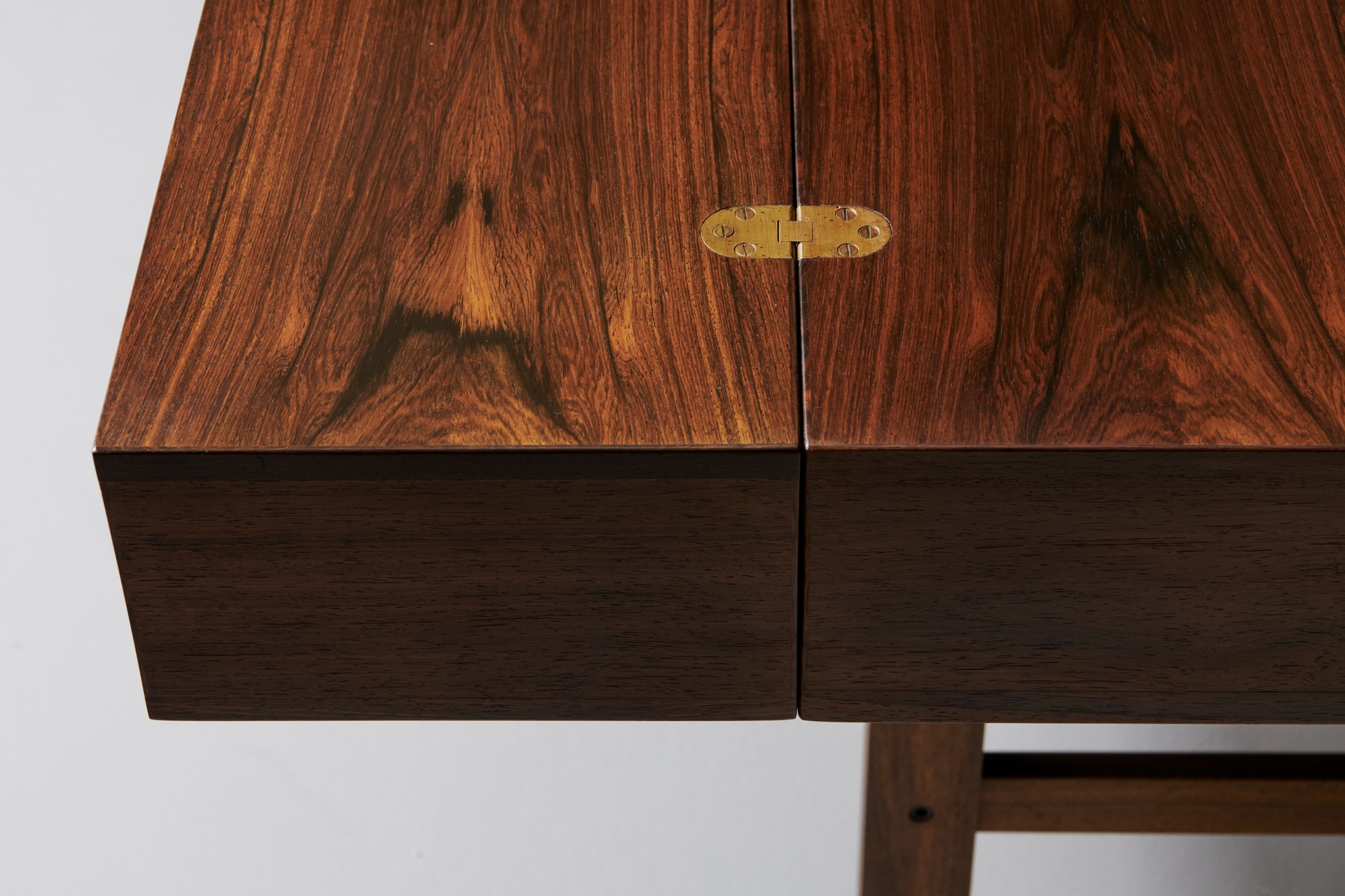 Desk image 9