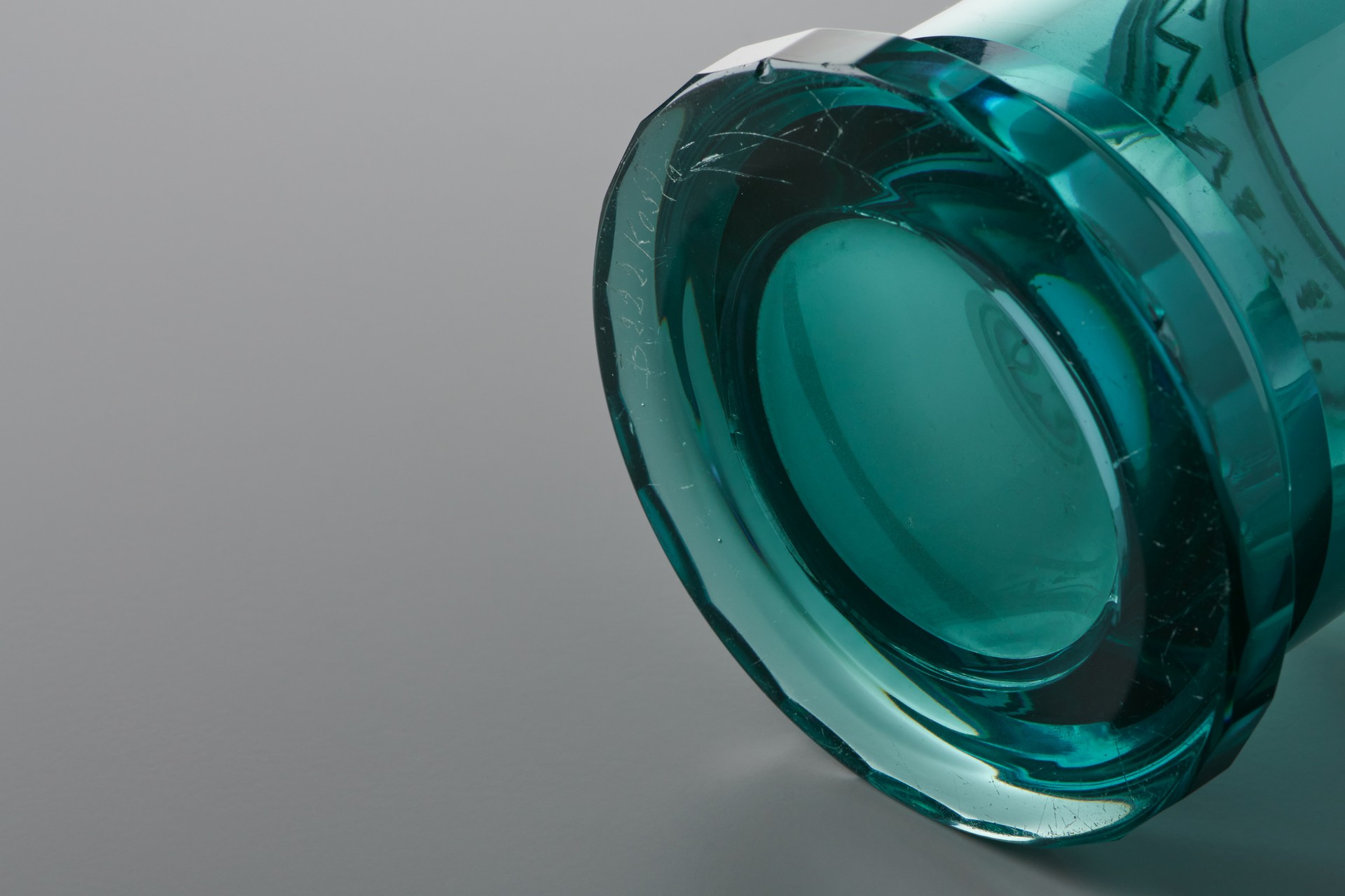 Vase image 4