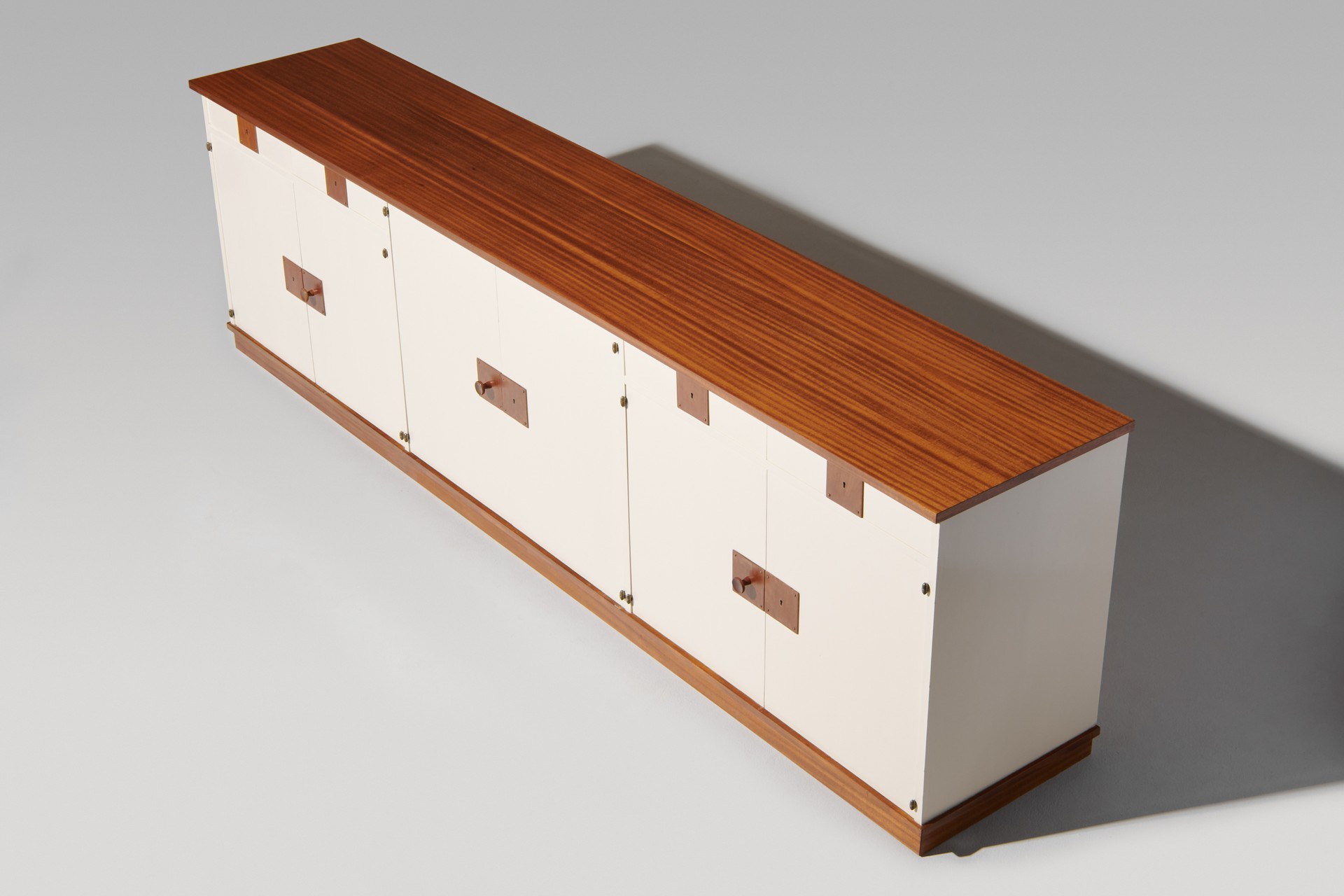 Sideboard image 4