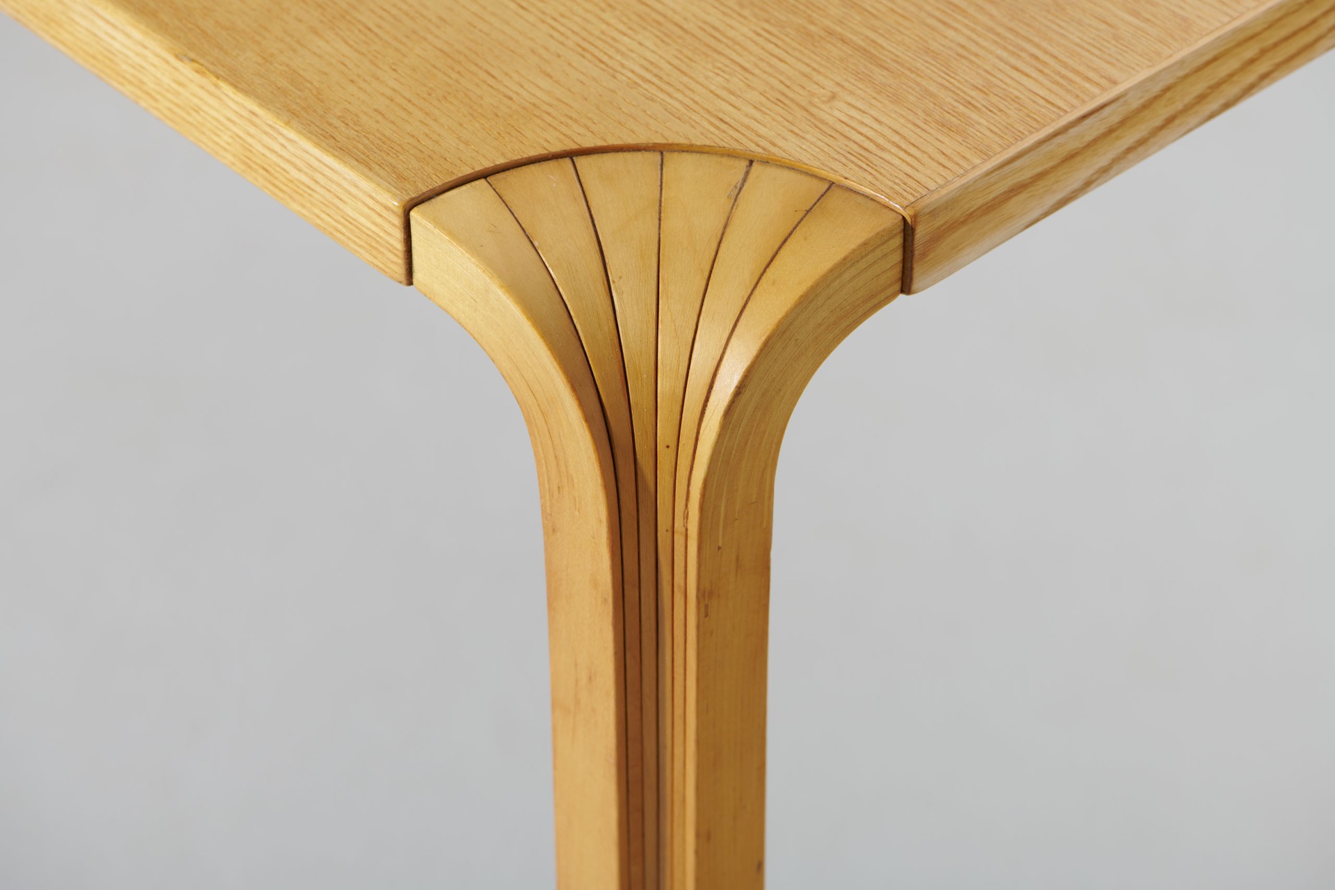 'Fan Leg' Dining Table image 4