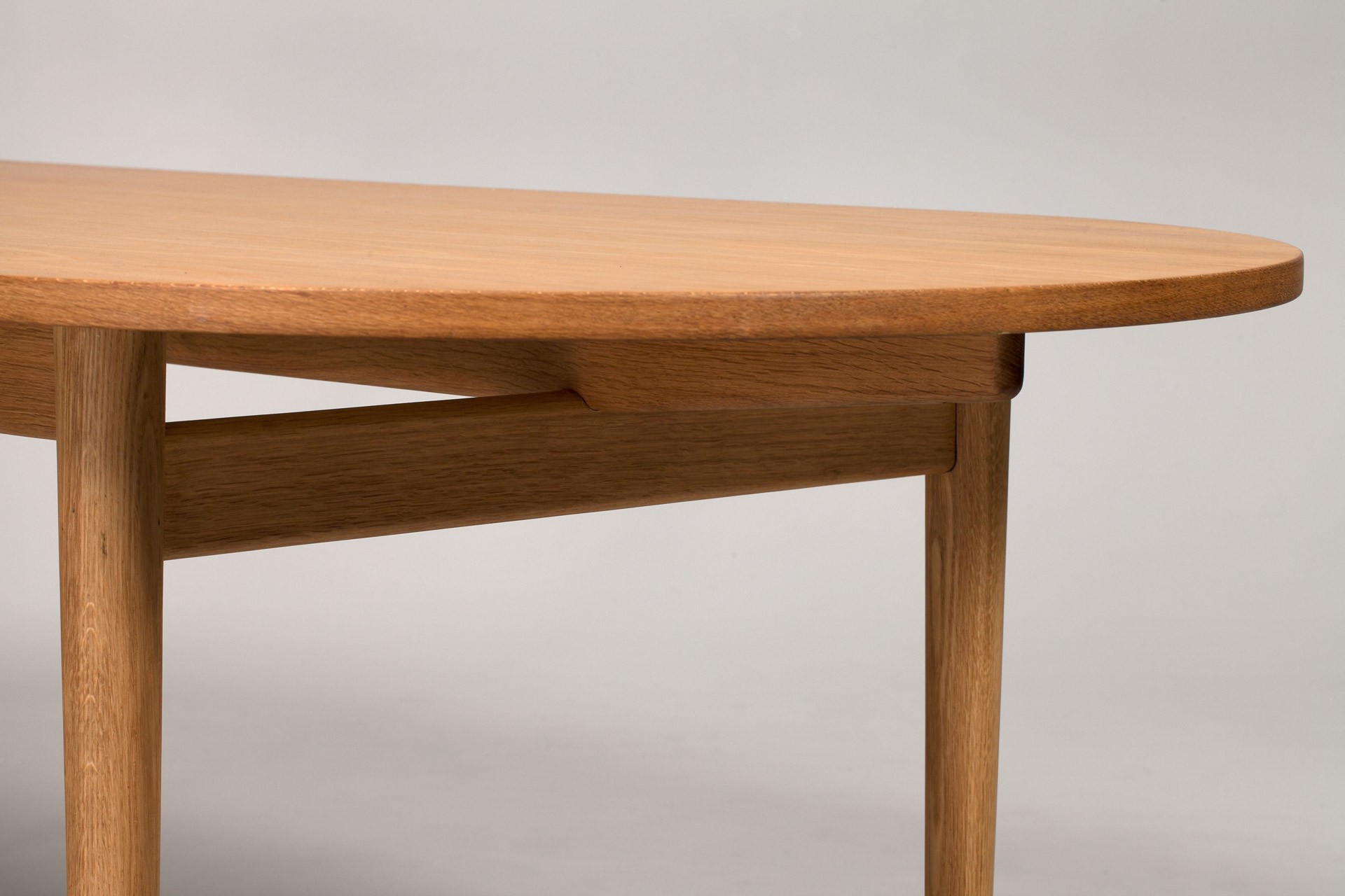Dining table image 4