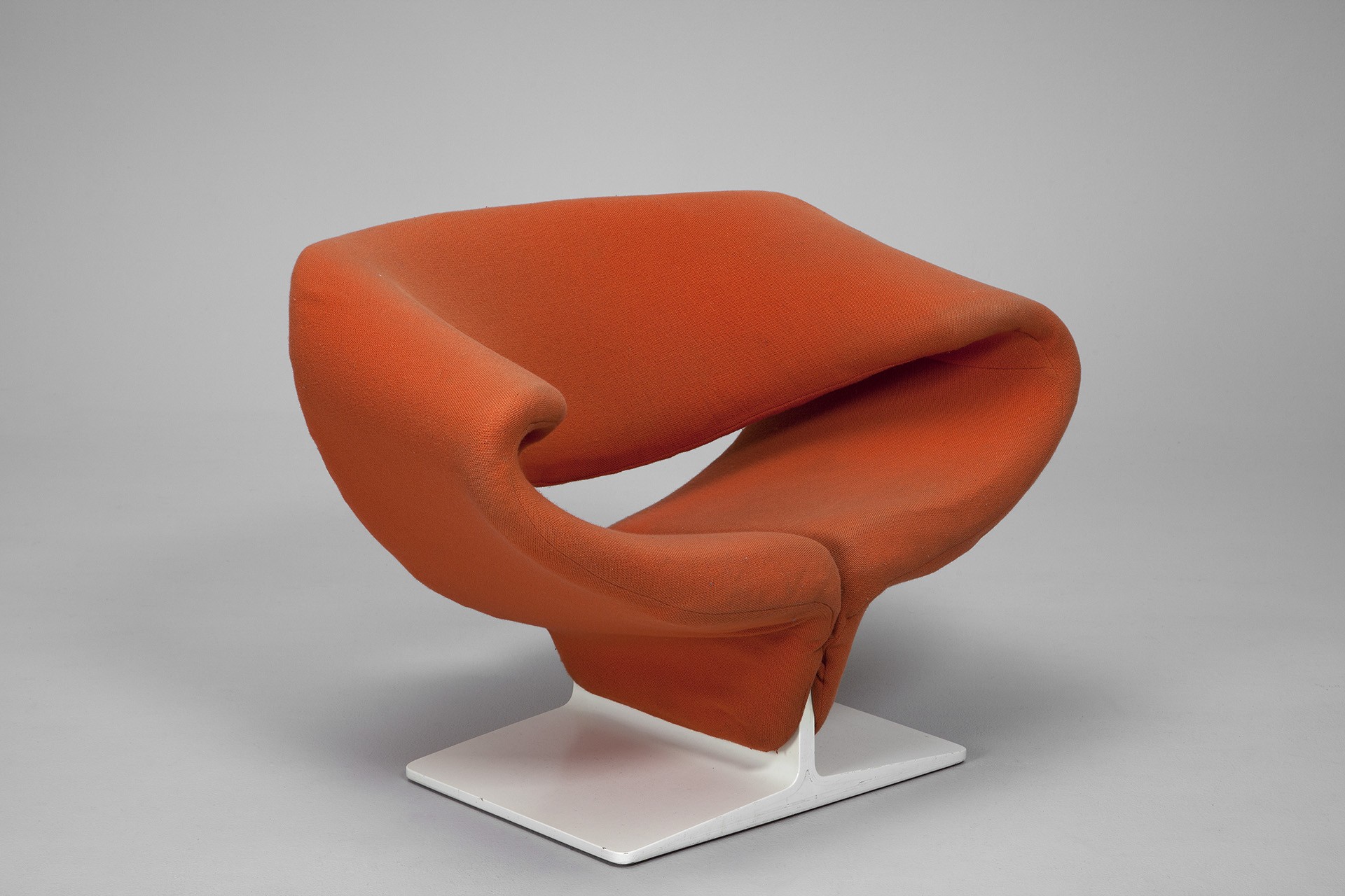 Ribbon Chair image 2