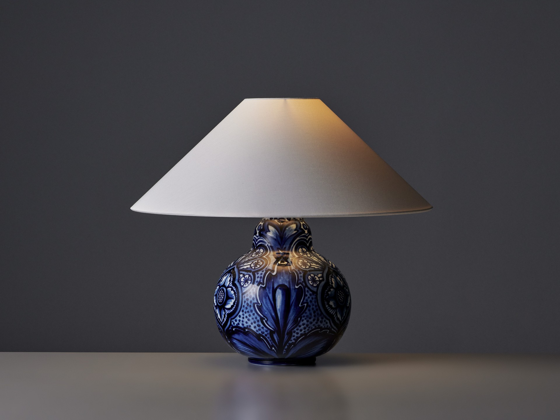 Table Lamp image 3