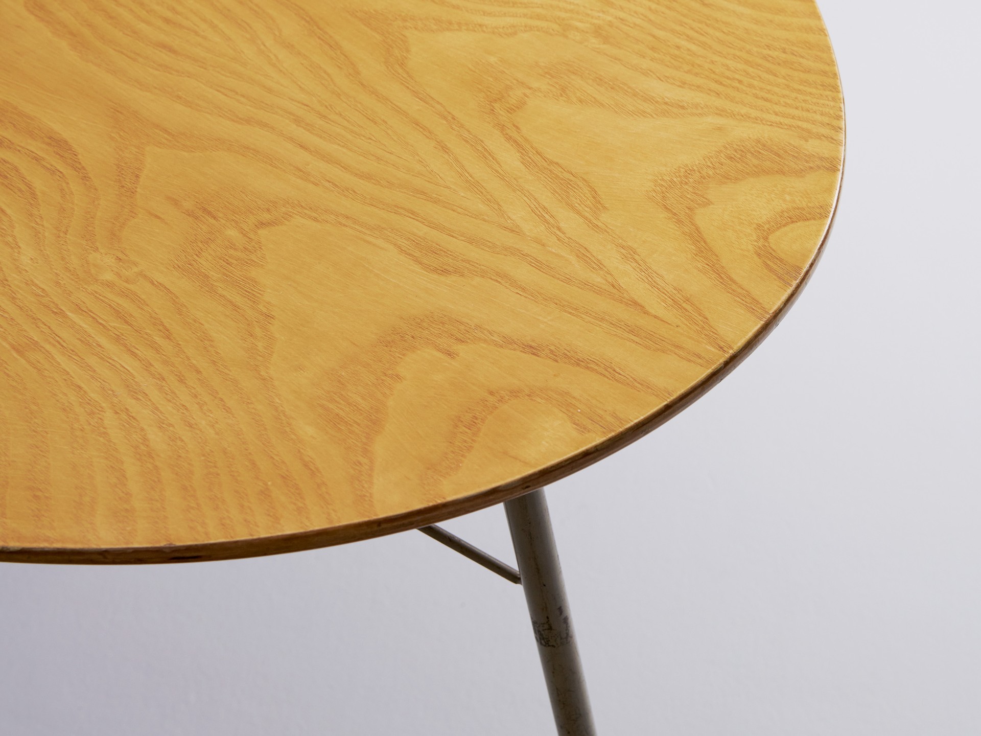 'Egg' Table image 6