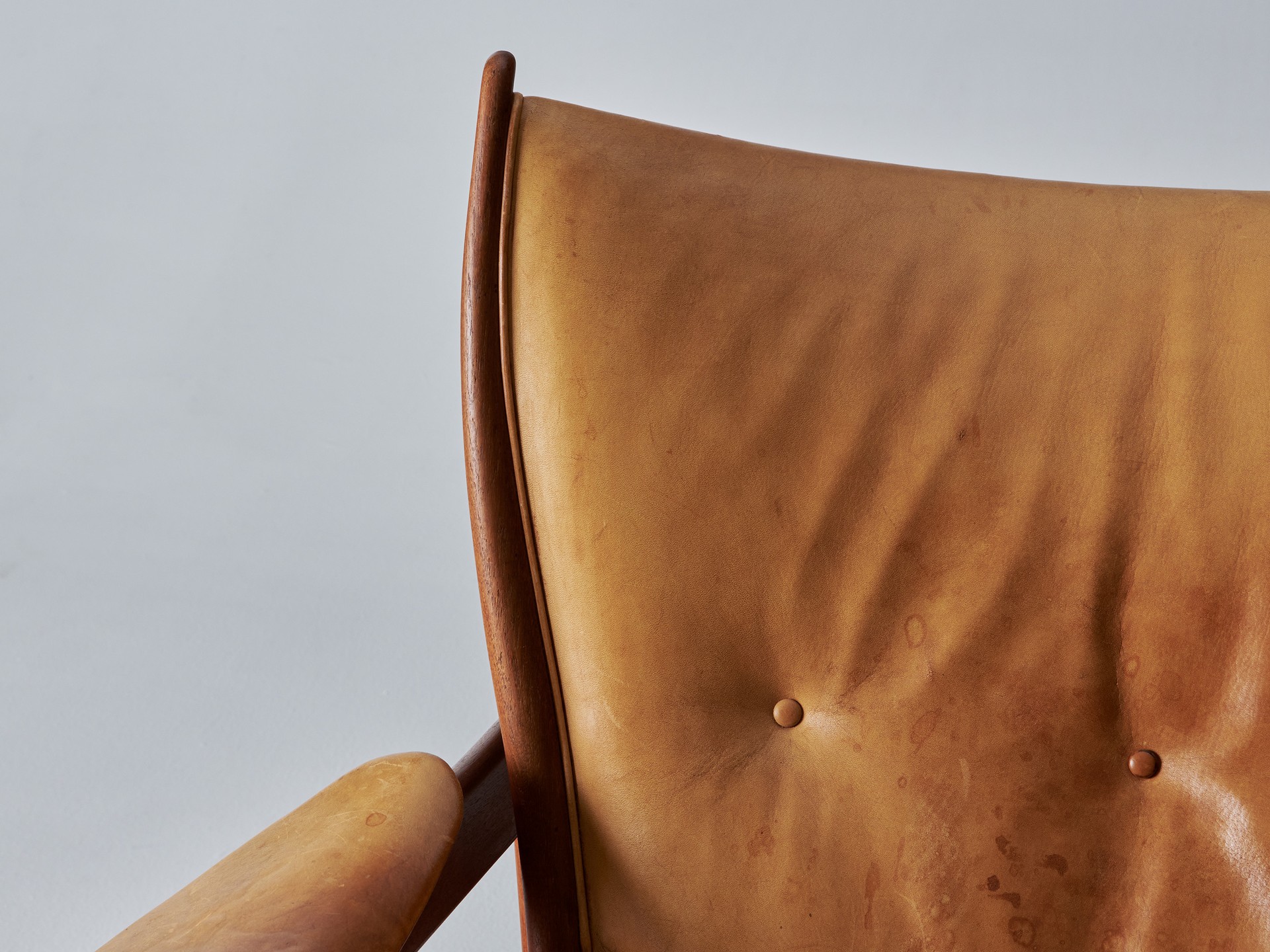 'Chieftain' Armchair image 11