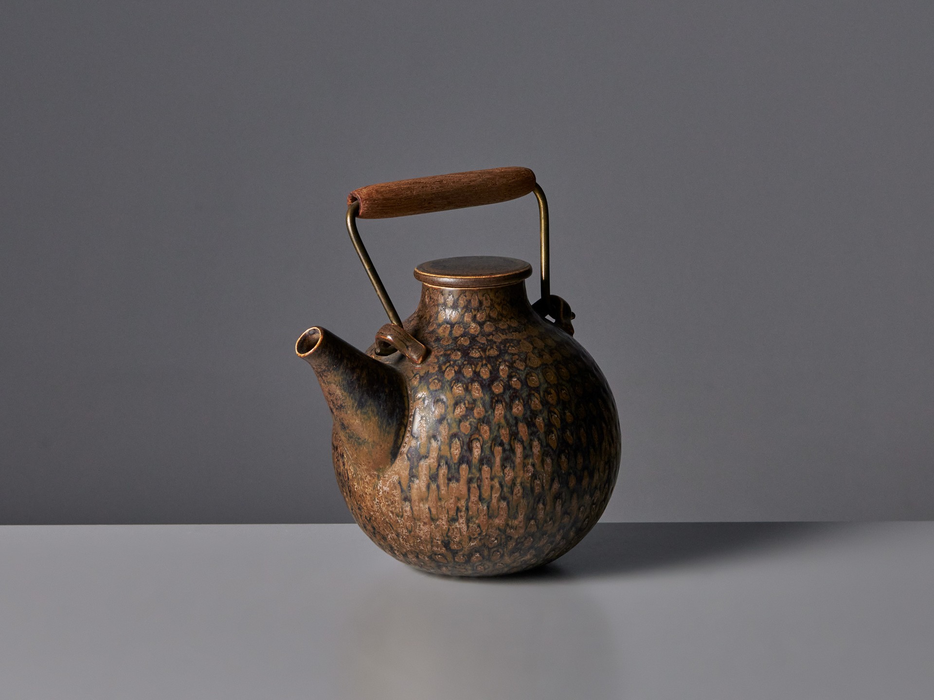 Pair of Teapots image 6