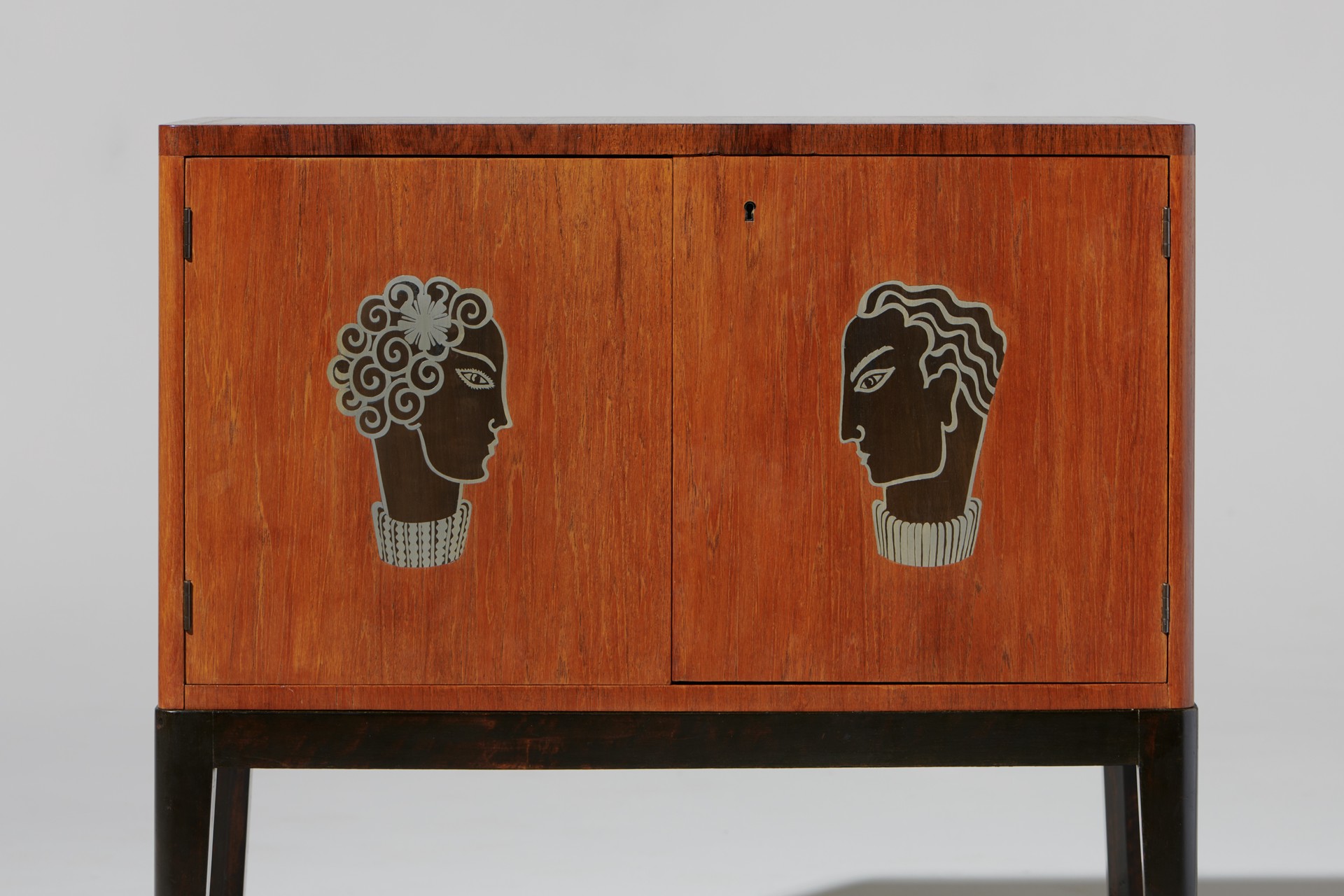 Cocktail Cabinet image 3