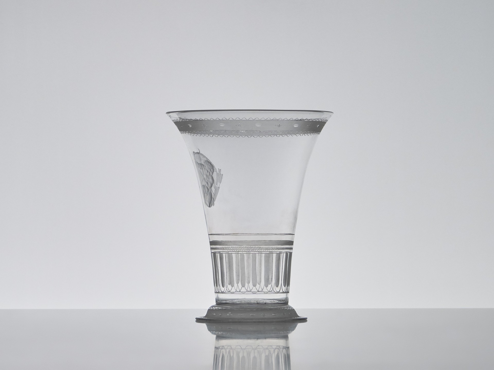 Vase image 3