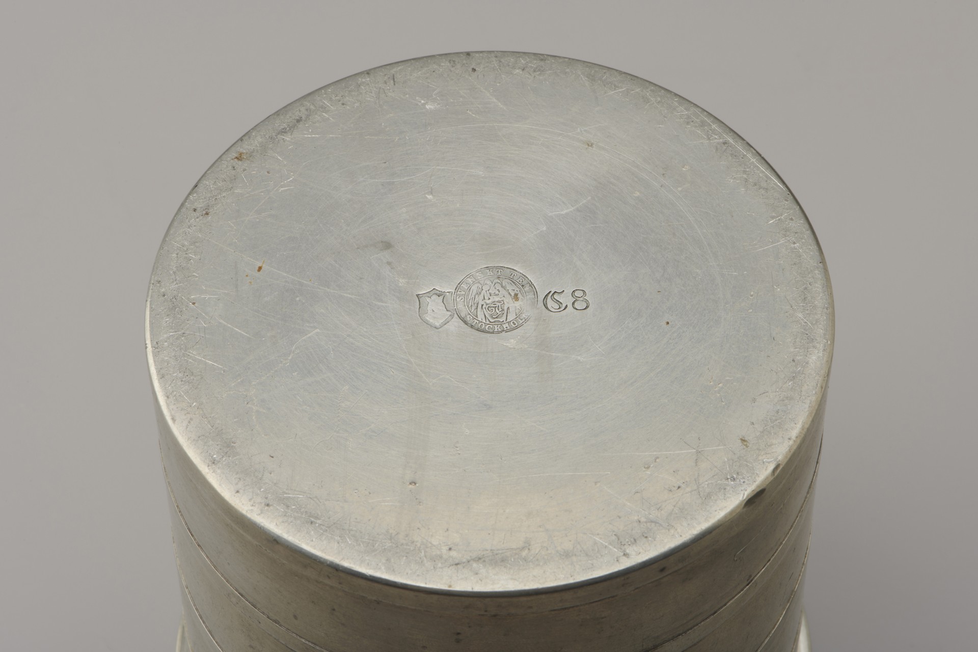 Box with Cover image 3